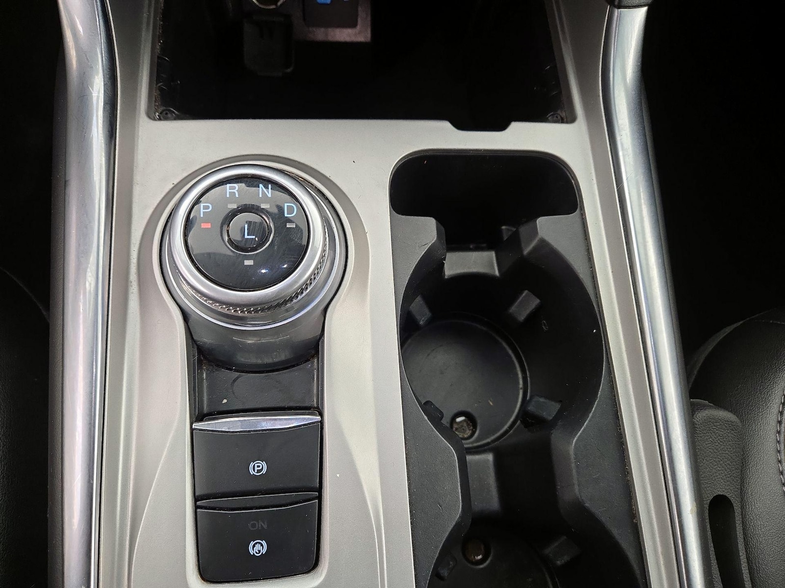 2022 Ford Explorer XLT - Photo 17
