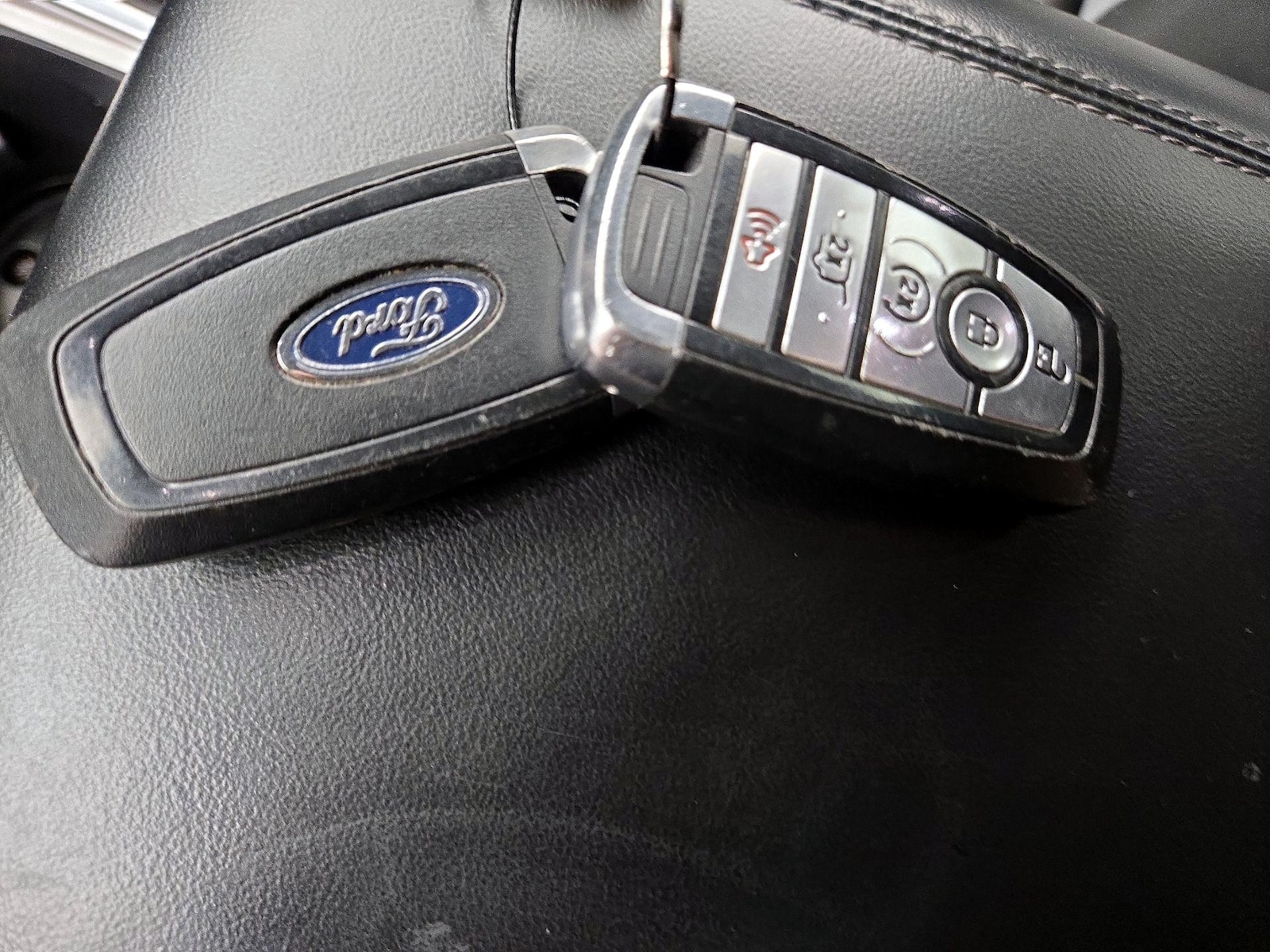 2022 Ford Explorer XLT - Photo 24