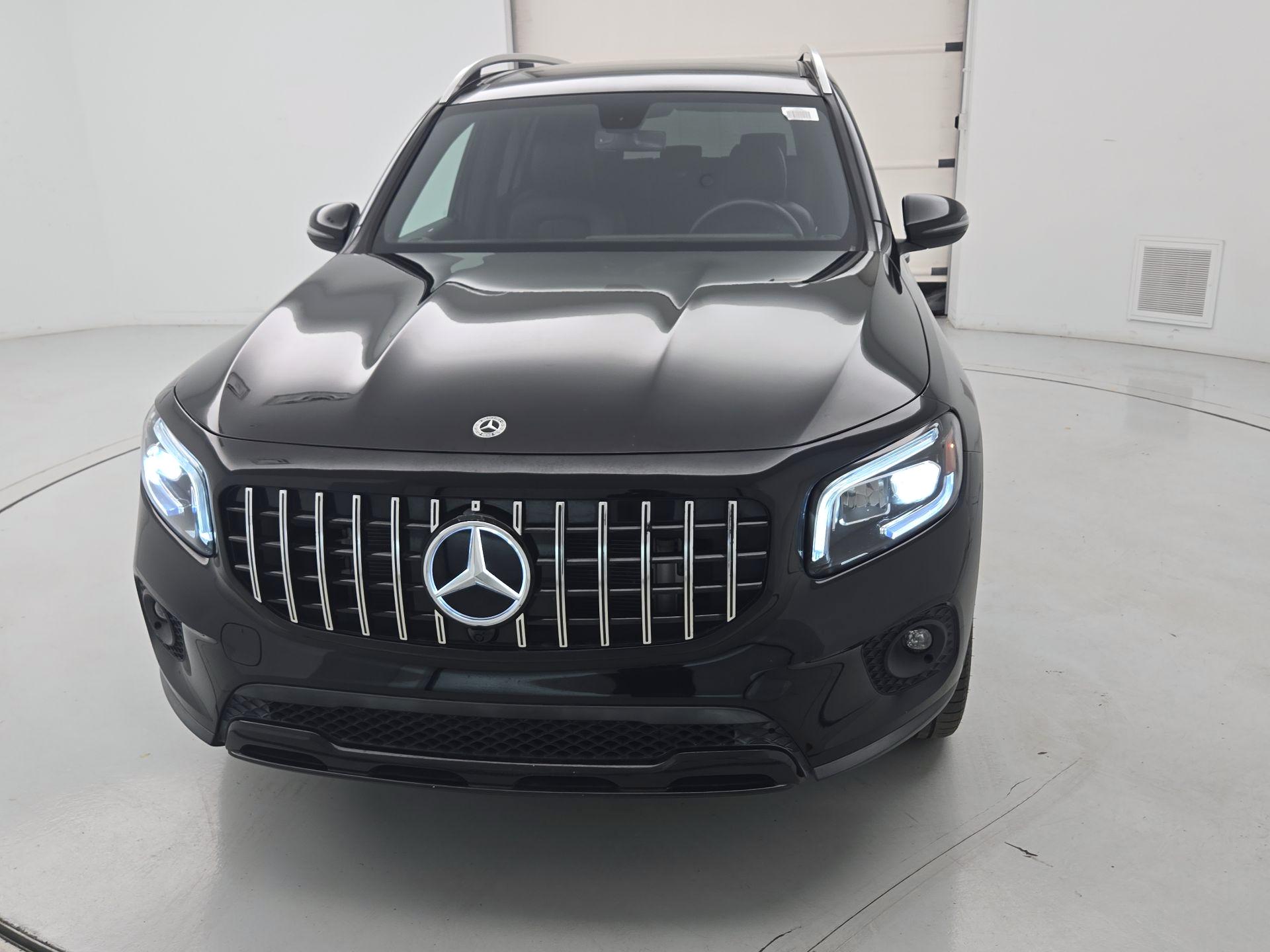 Thumbnail: 2023 Mercedes-Benz GLB - 2