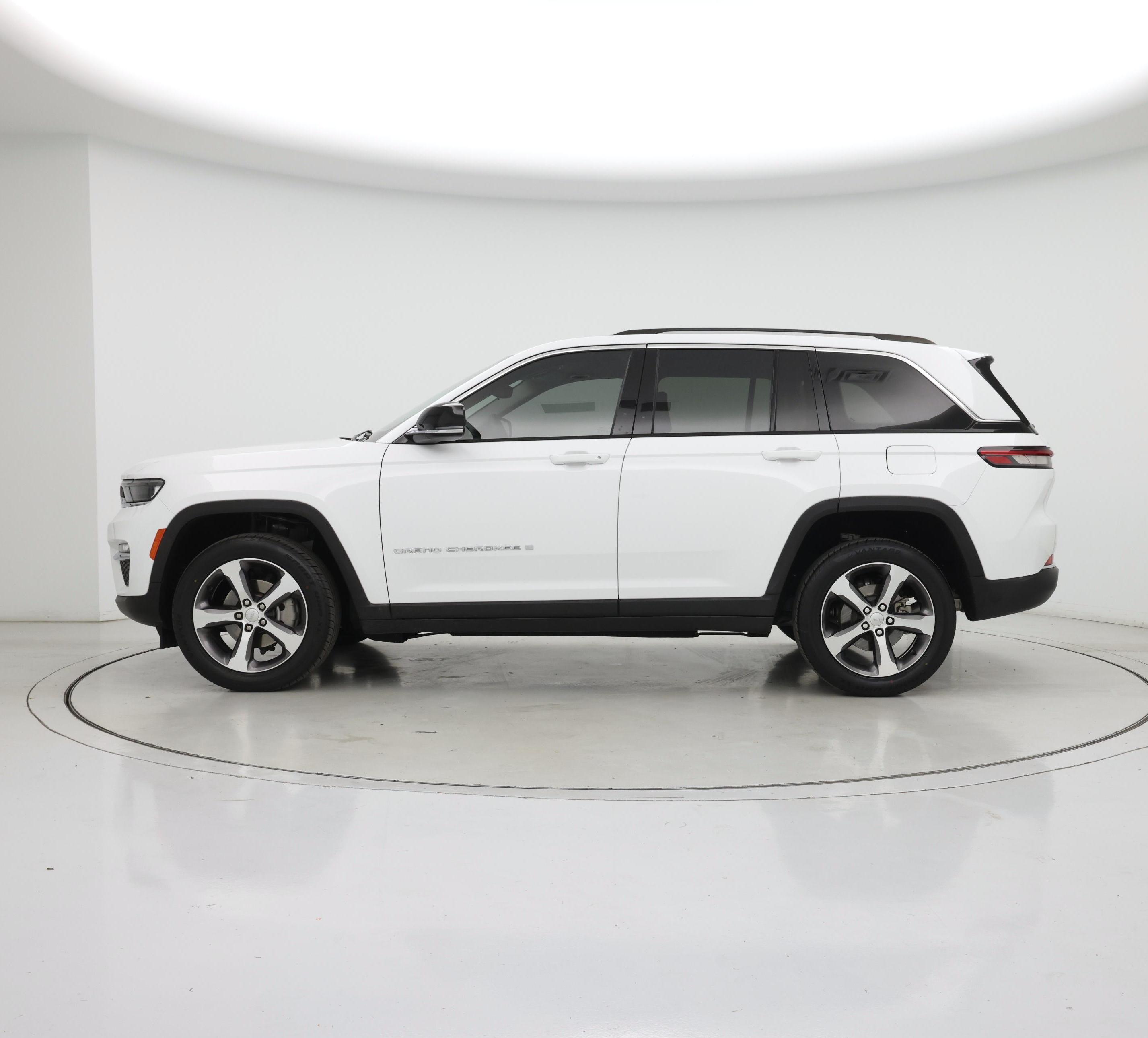 Thumbnail: 2023 Jeep Grand Cherokee - 3