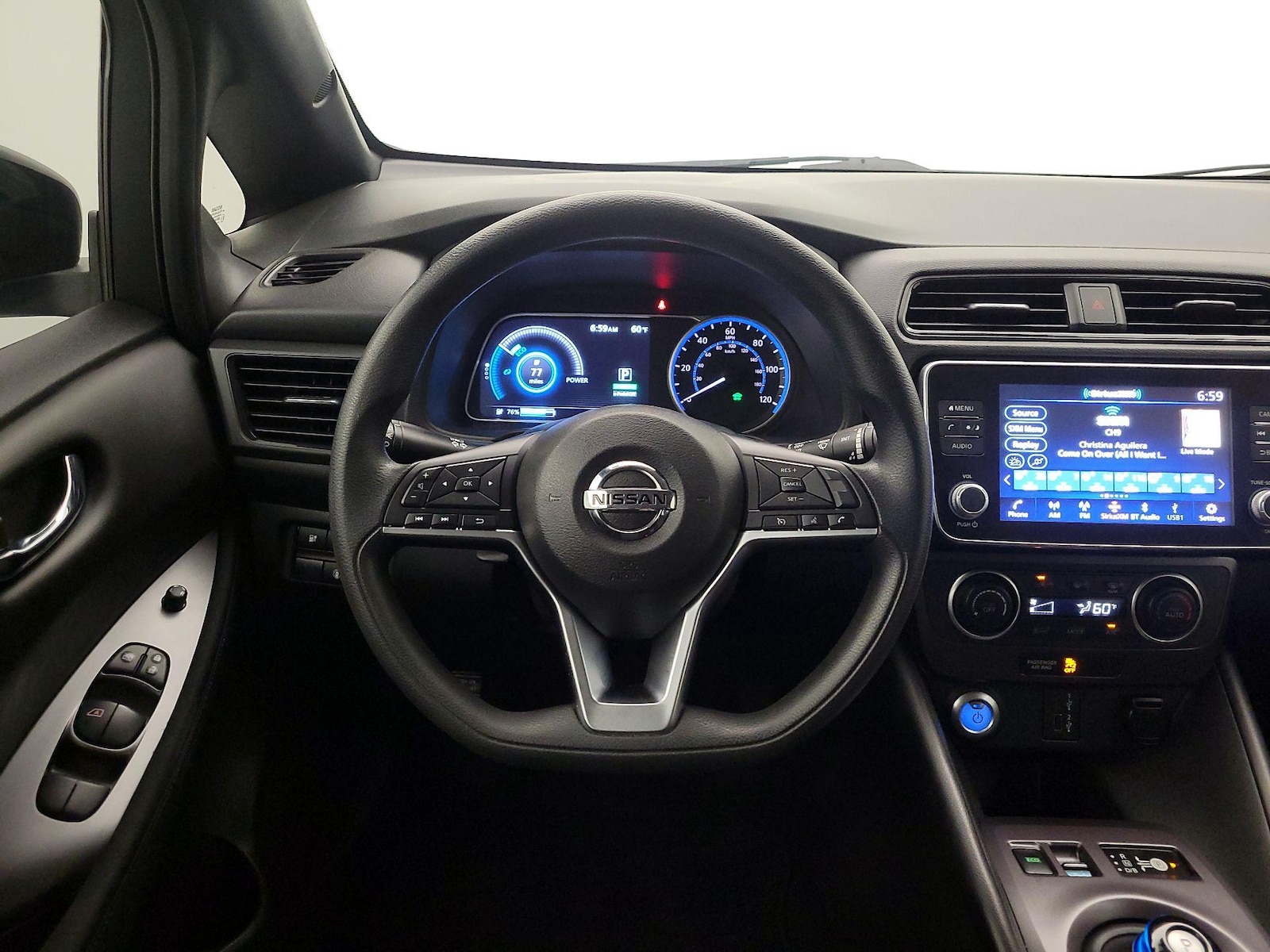 2022 Nissan LEAF S - Photo 11