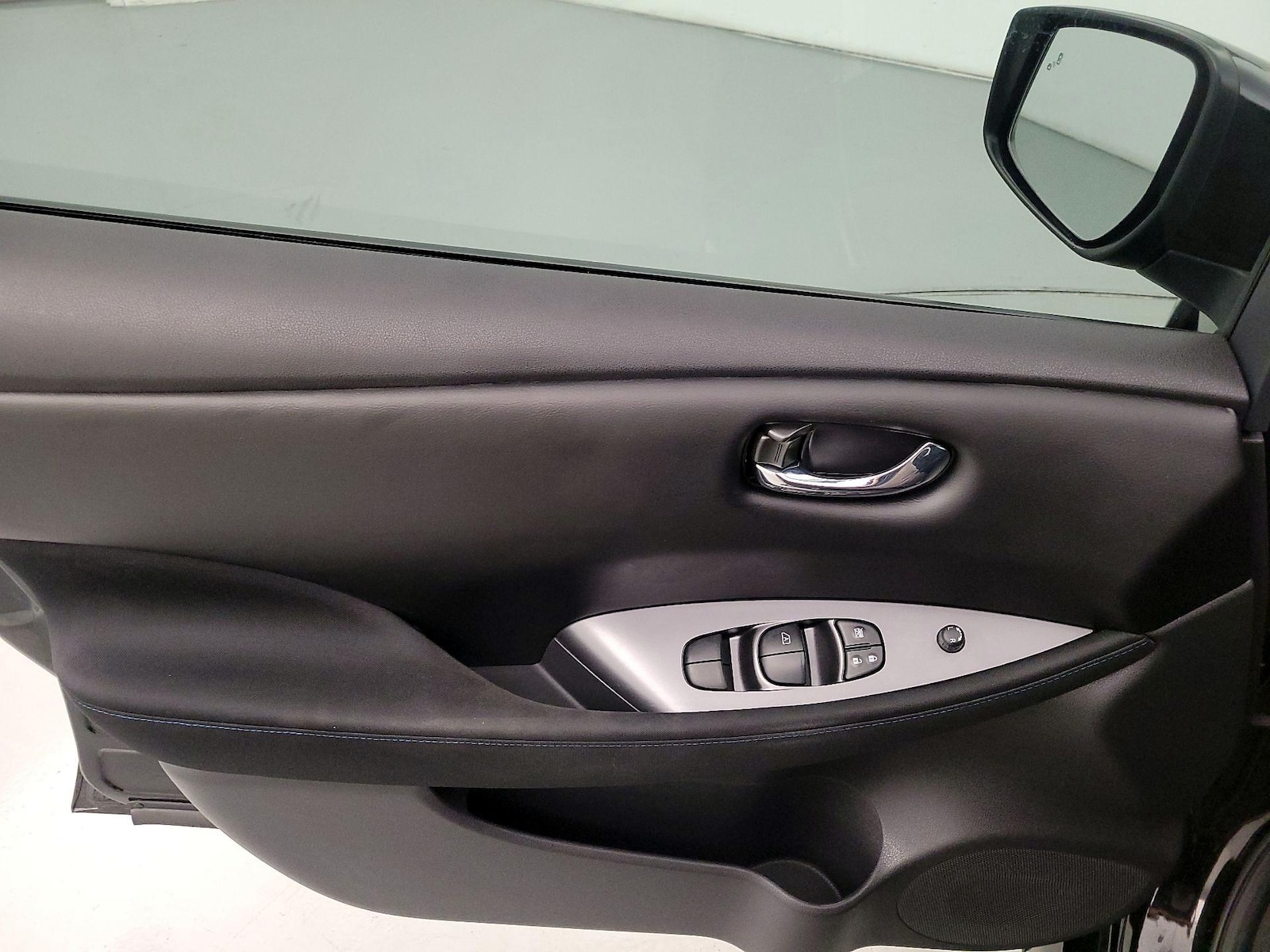 2022 Nissan LEAF S - Photo 13