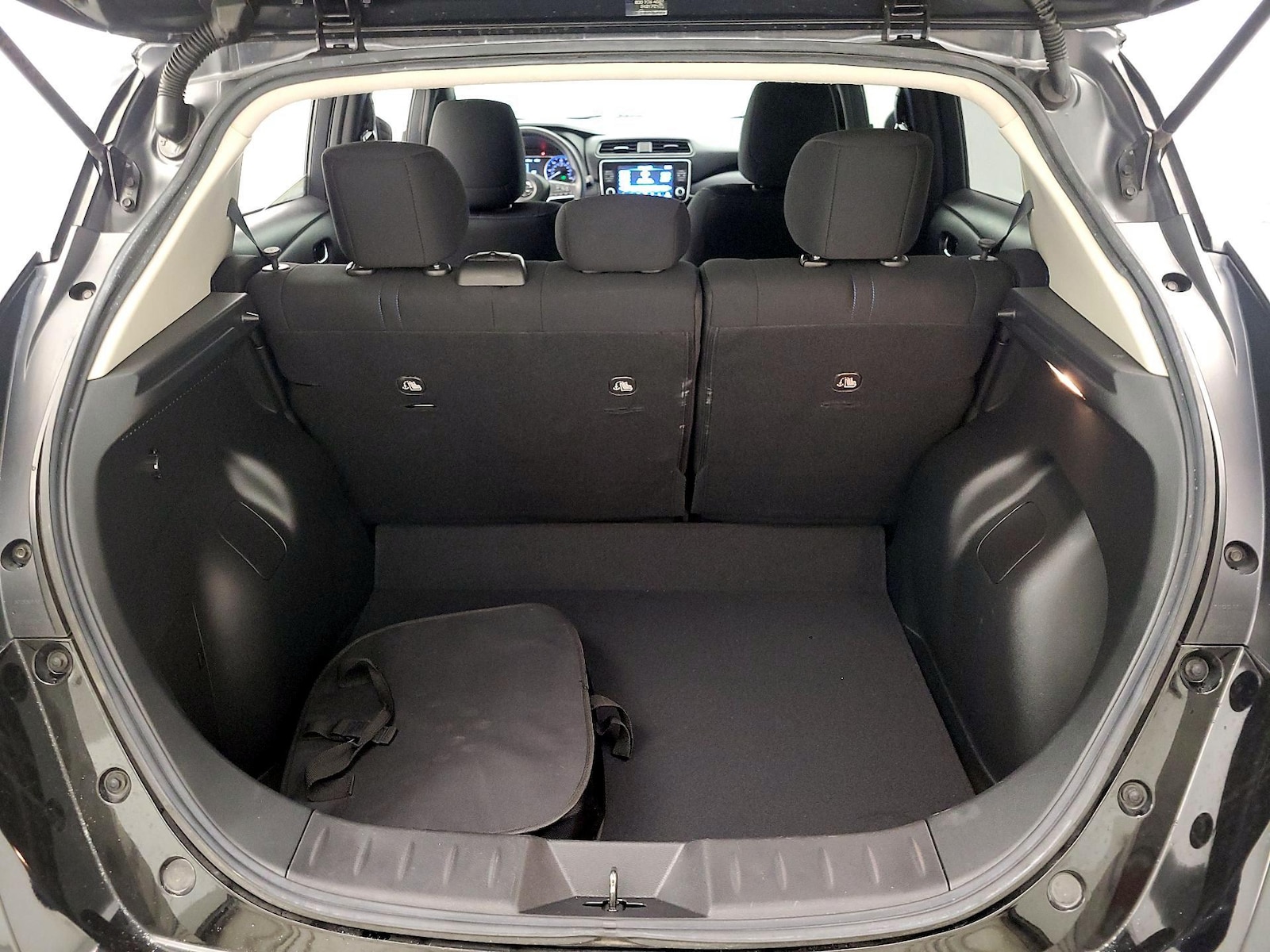 2022 Nissan LEAF S - Photo 21