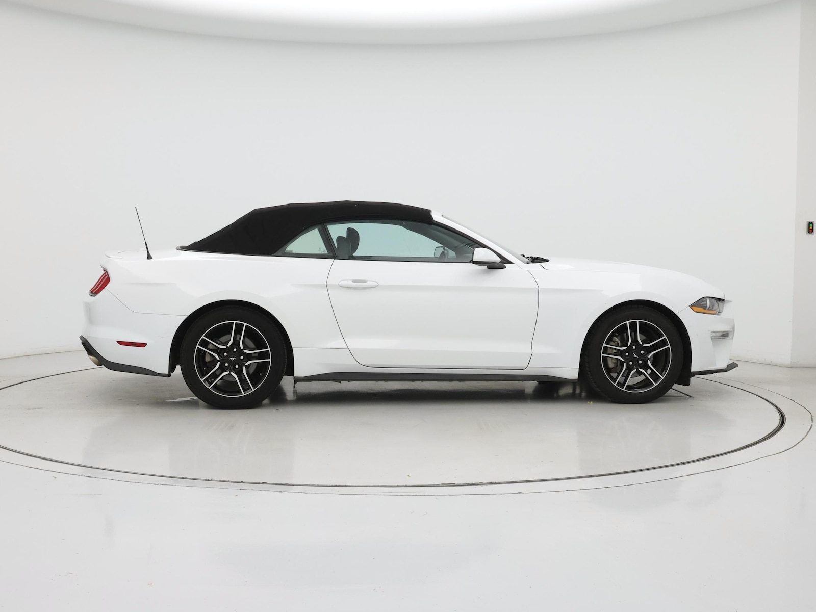 2023 Ford Mustang EcoBoost Premium - Photo 8