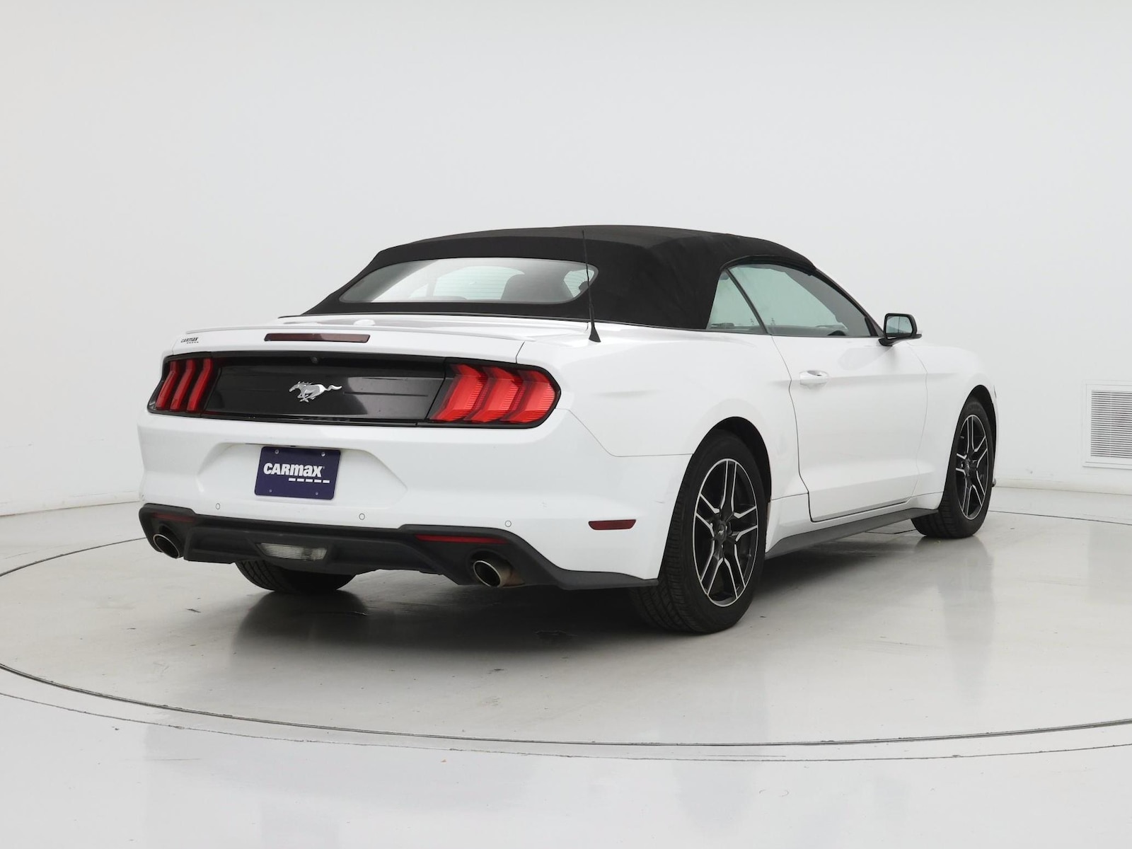 2023 Ford Mustang EcoBoost Premium - Photo 9