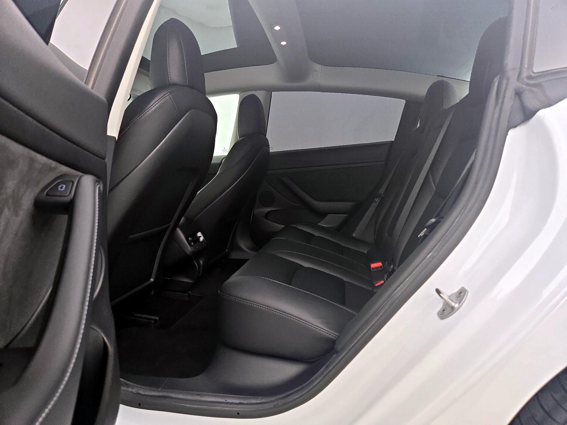 Thumbnail: 2022 Tesla Model 3 - 18