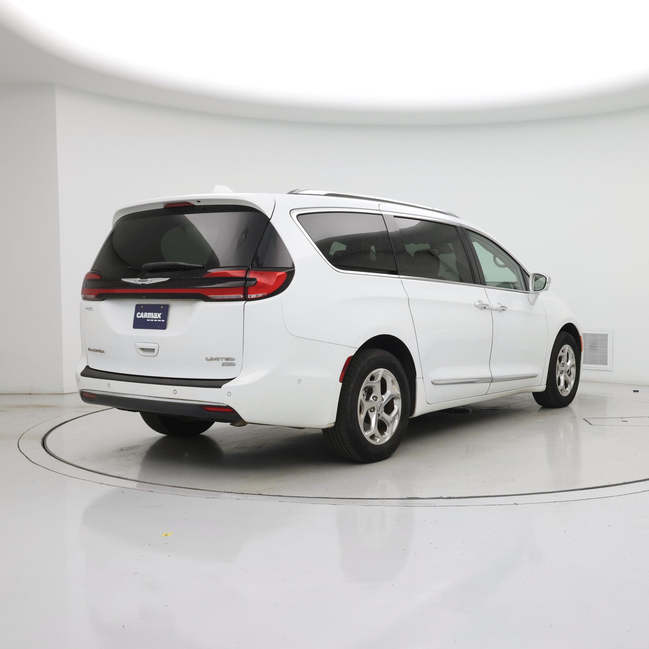 Thumbnail: 2021 Chrysler Pacifica - 8