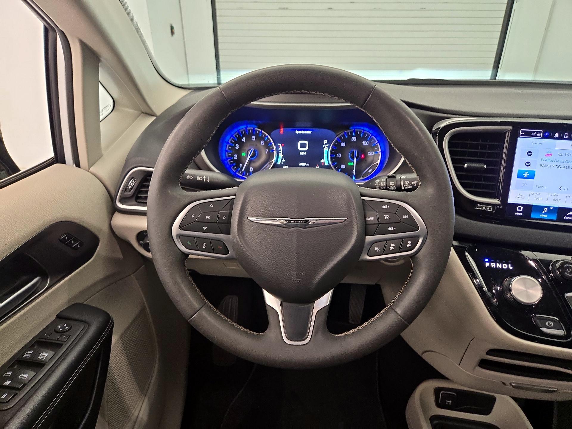 Thumbnail: 2024 Chrysler Pacifica - 10