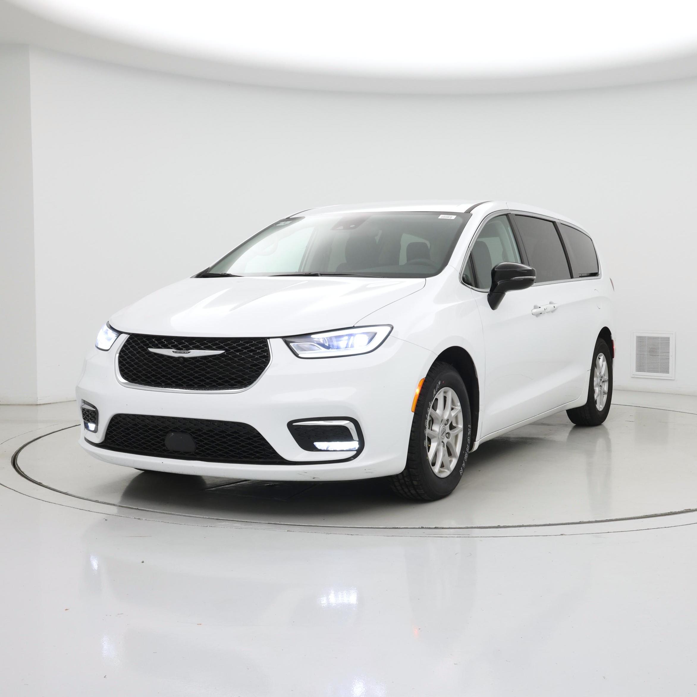 Thumbnail: 2024 Chrysler Pacifica - 4