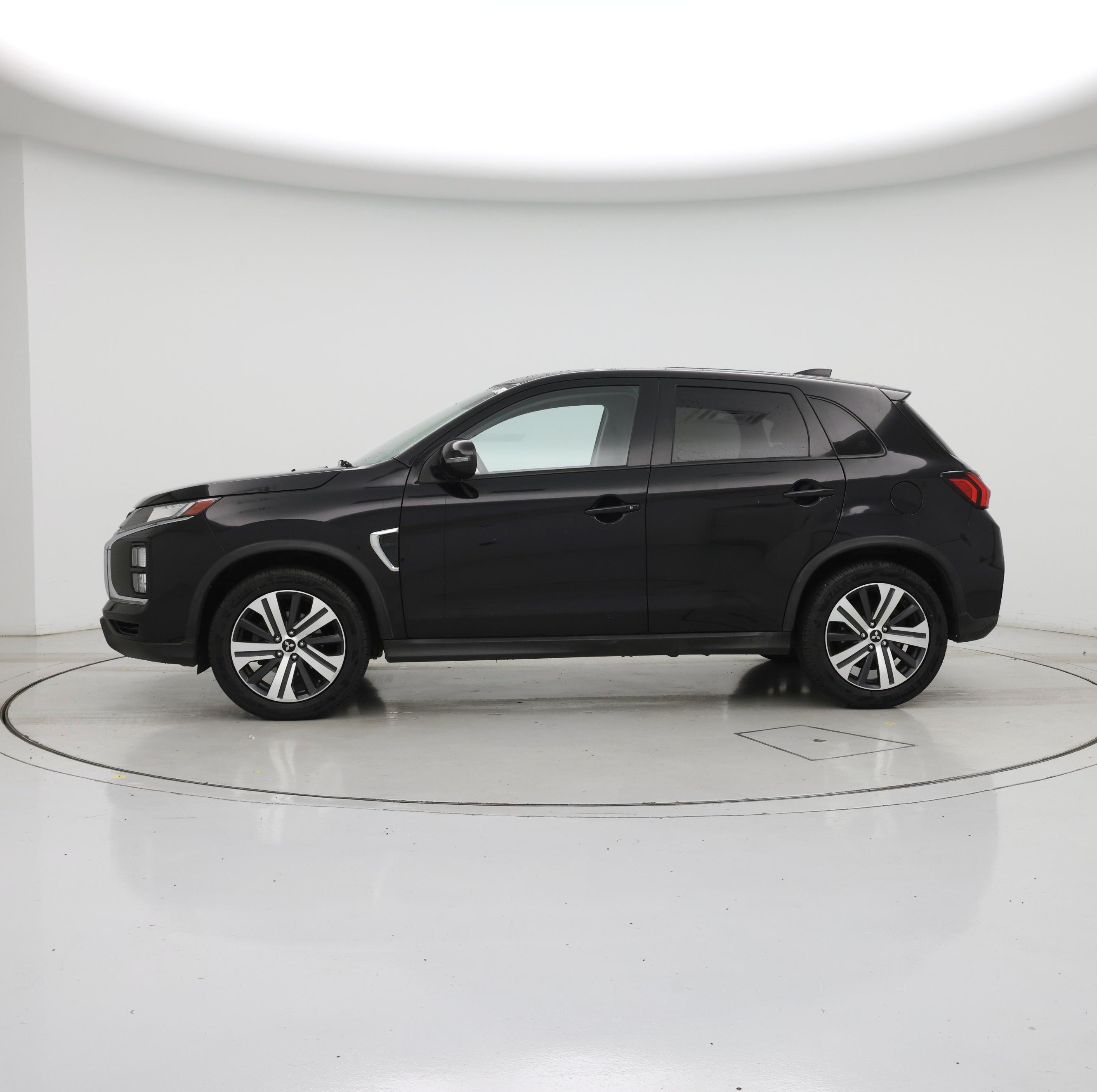 Thumbnail: 2021 Mitsubishi Outlander Sport - 3