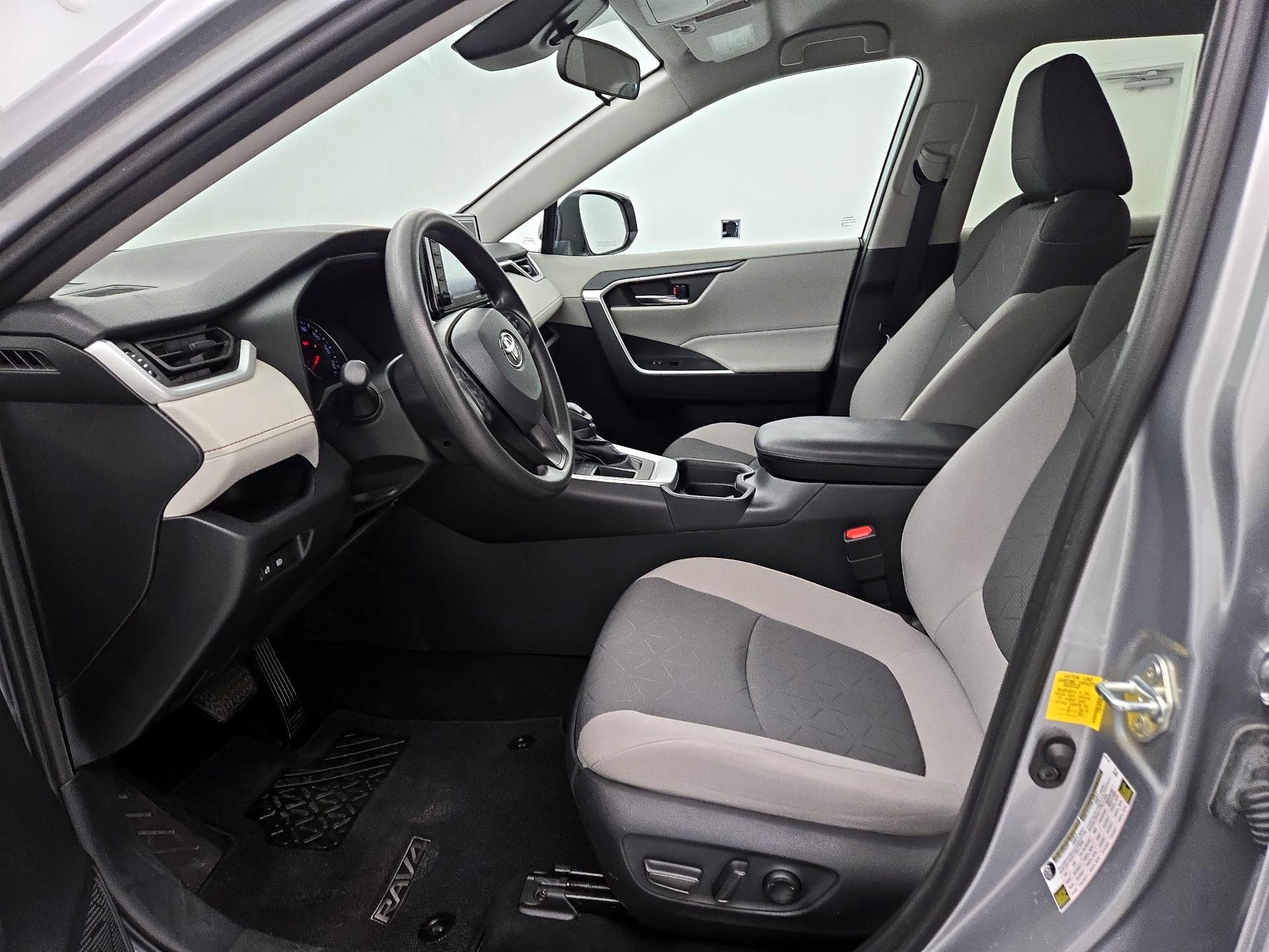 Thumbnail: 2021 Toyota RAV4 - 9