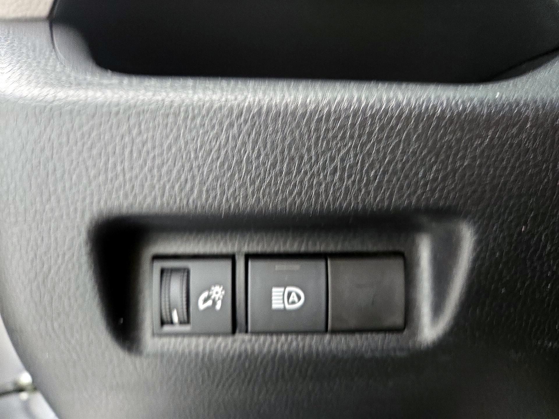 Thumbnail: 2021 Toyota RAV4 - 11