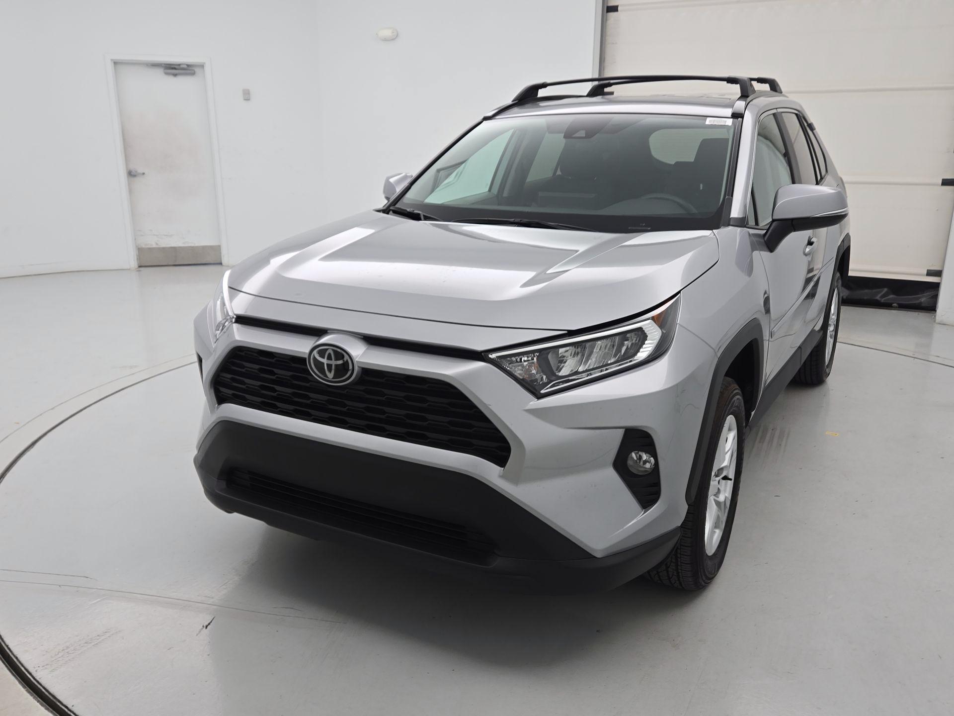 Thumbnail: 2021 Toyota RAV4 - 3