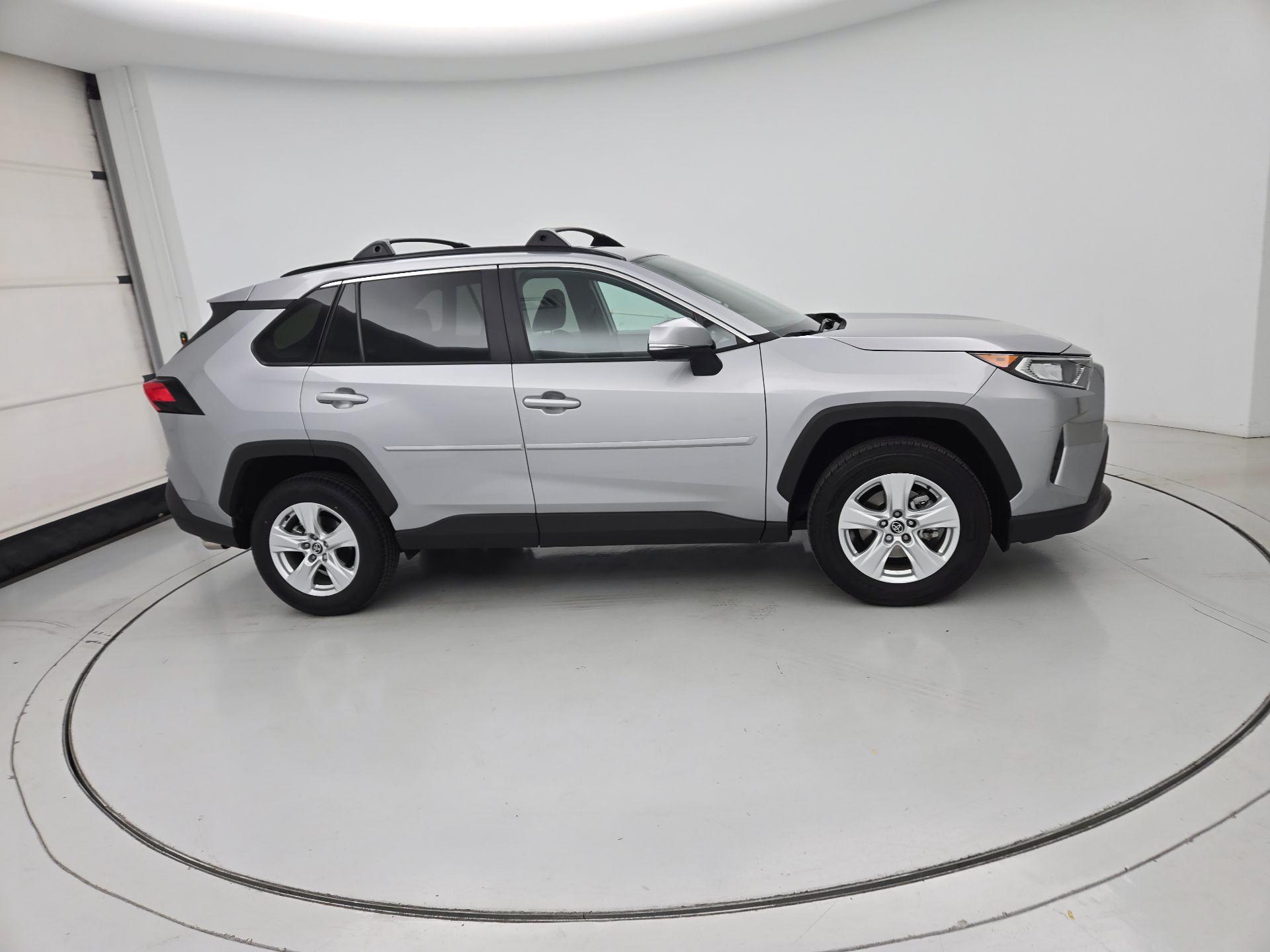 Thumbnail: 2021 Toyota RAV4 - 4