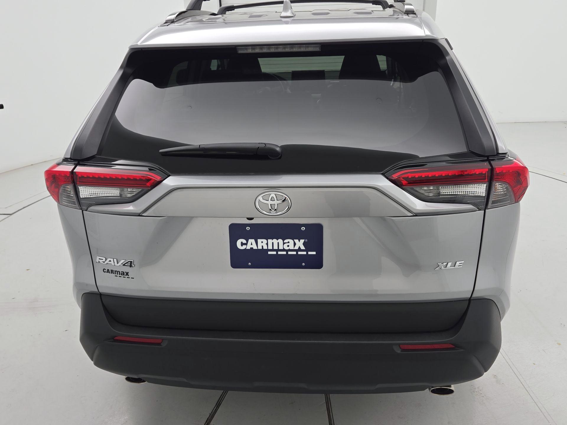Thumbnail: 2021 Toyota RAV4 - 6