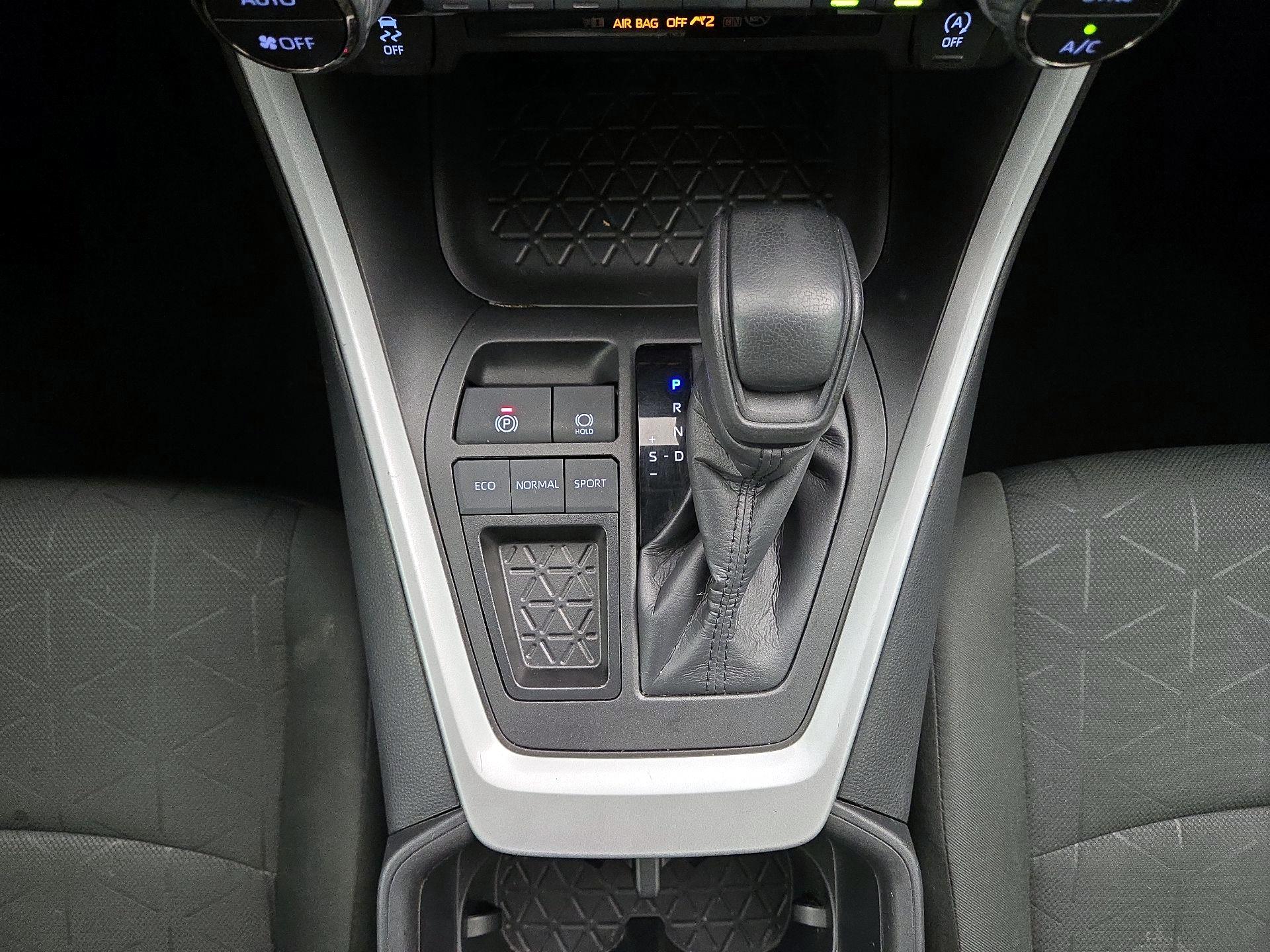 Thumbnail: 2023 Toyota RAV4 - 17