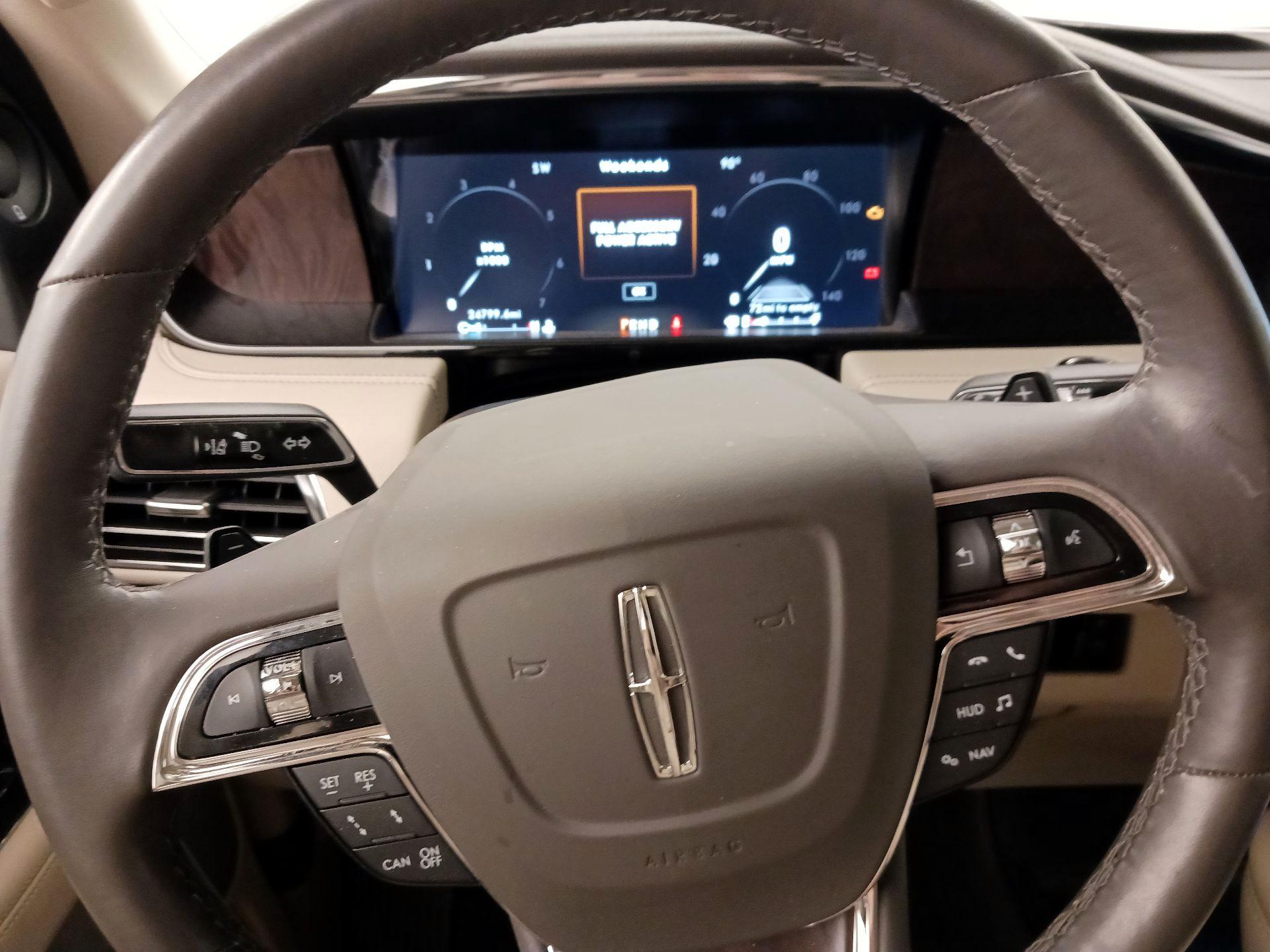 Thumbnail: 2021 Lincoln Navigator - 10