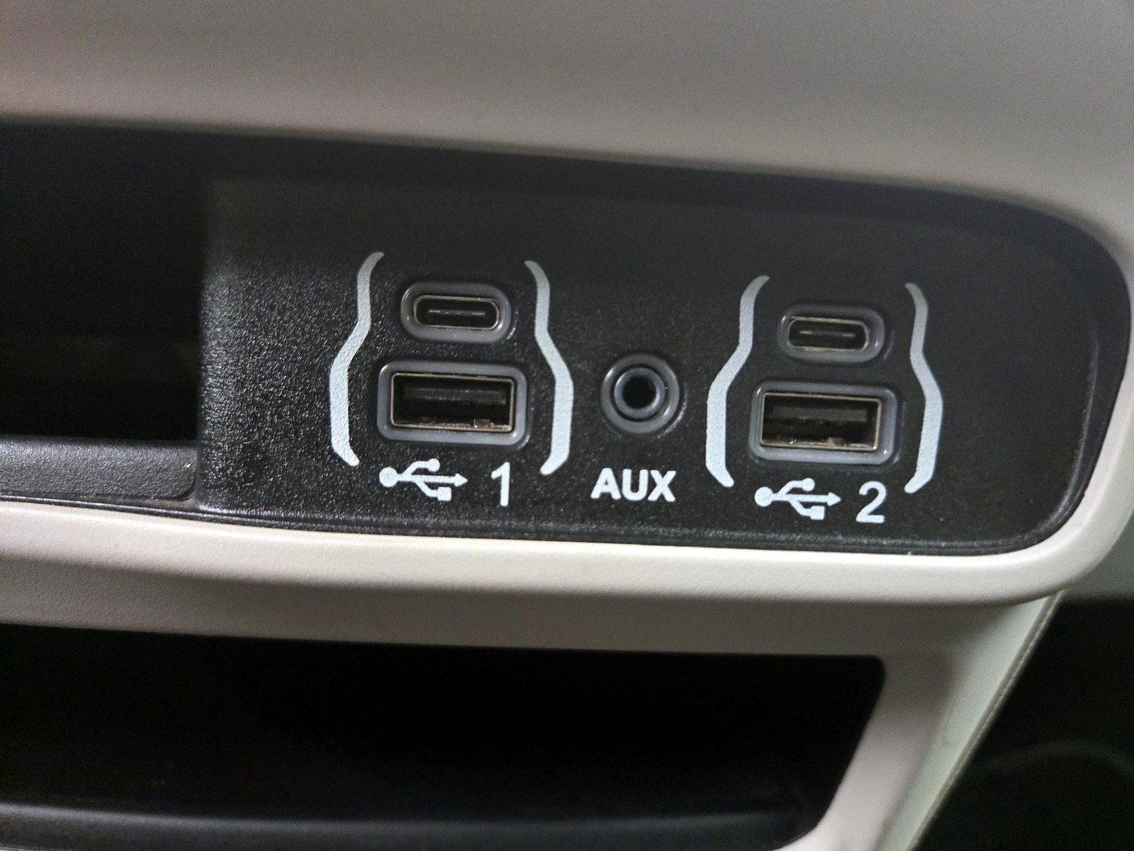 2023 Chrysler Pacifica Touring L - Photo 19
