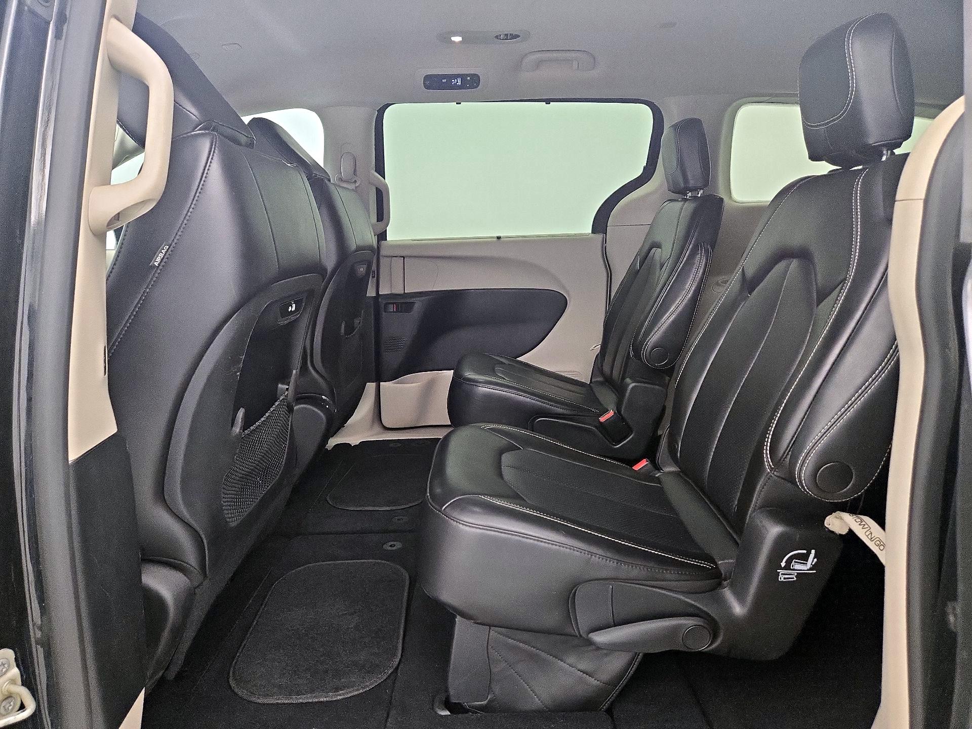 Thumbnail: 2023 Chrysler Pacifica - 19