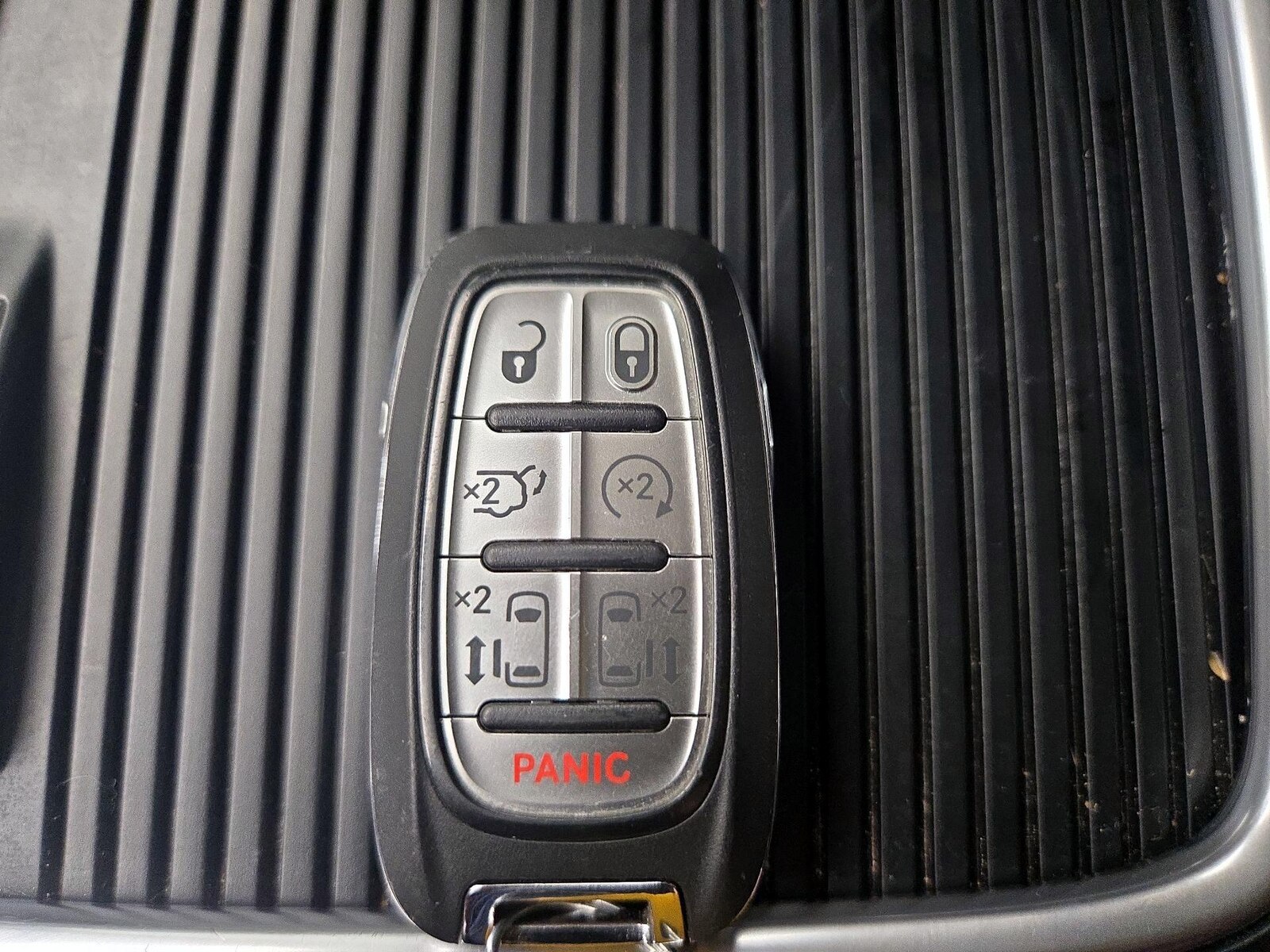 2023 Chrysler Pacifica Touring L - Photo 25