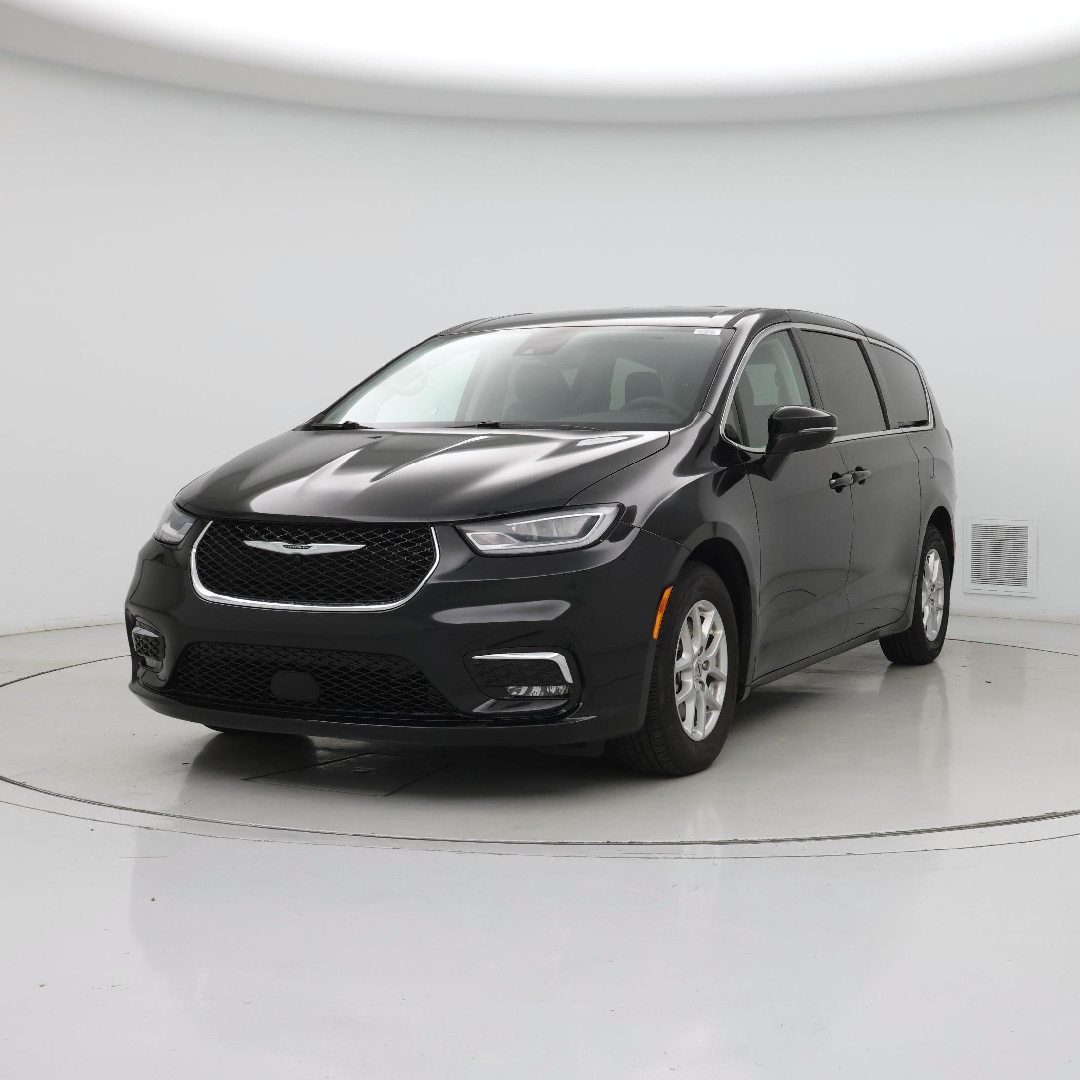 Thumbnail: 2023 Chrysler Pacifica - 4