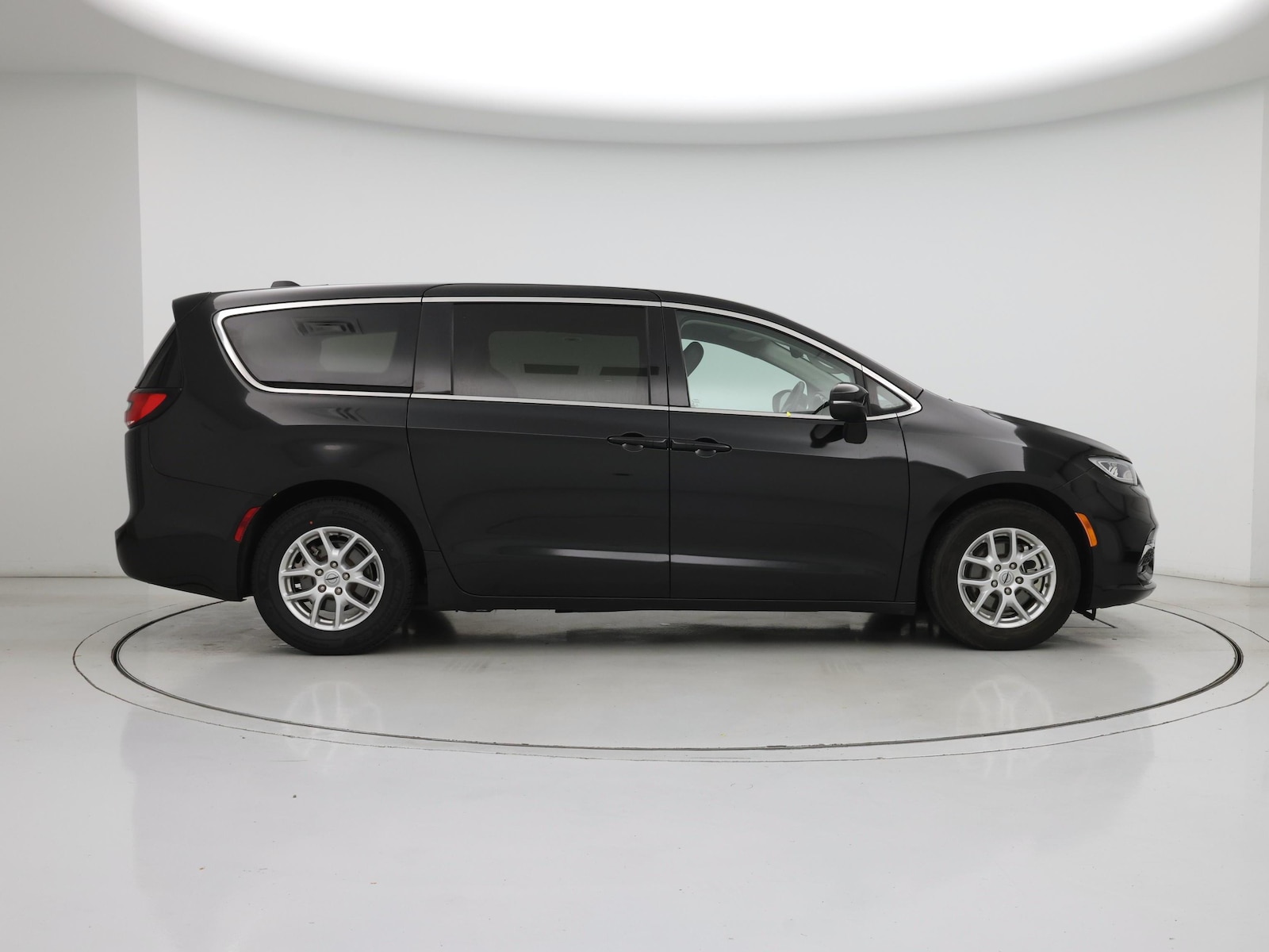 2023 Chrysler Pacifica Touring L - Photo 8