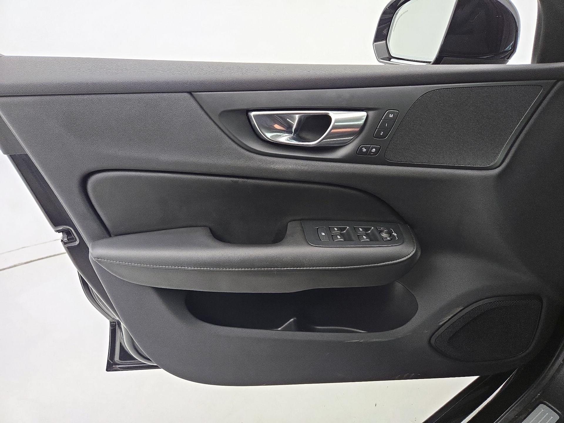 Thumbnail: 2024 Volvo S60 - 12