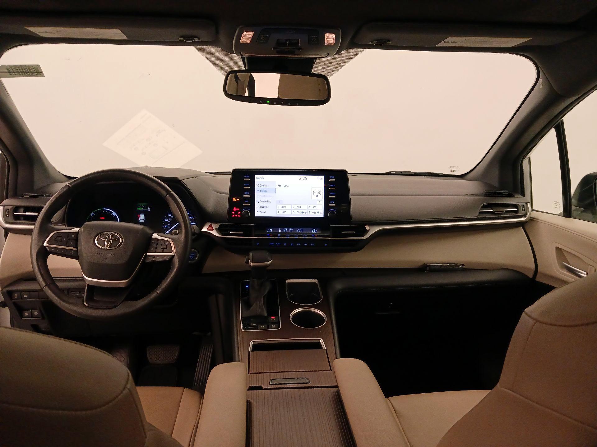 Thumbnail: 2022 Toyota Sienna - 9