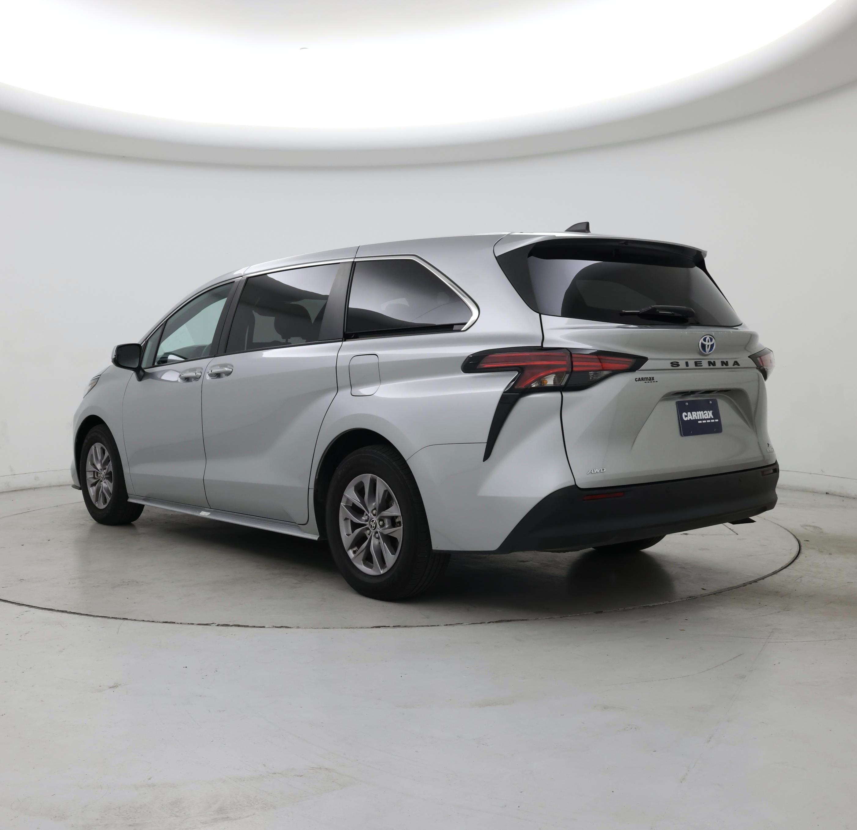 Thumbnail: 2022 Toyota Sienna - 2