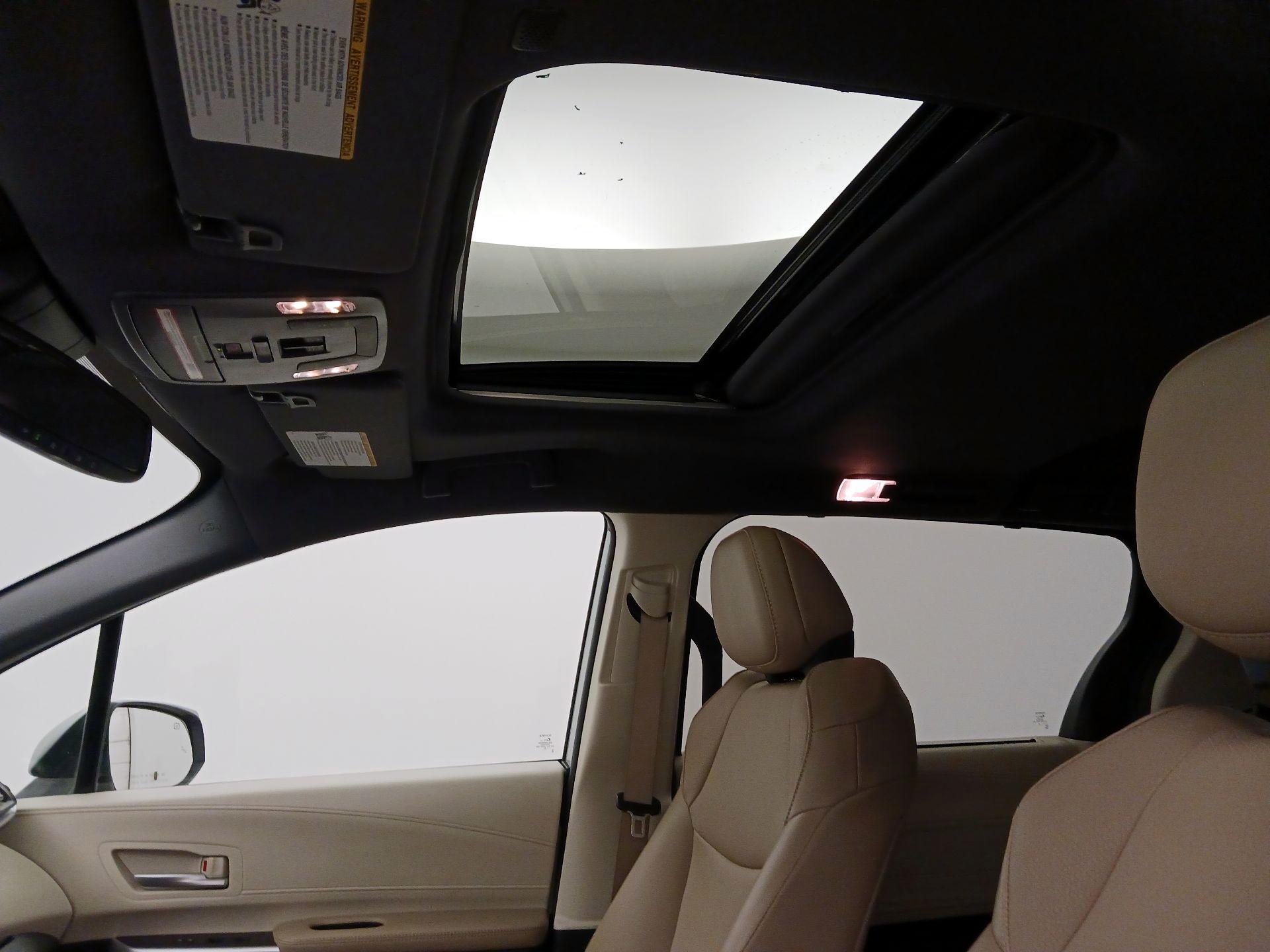 Thumbnail: 2022 Toyota Sienna - 19