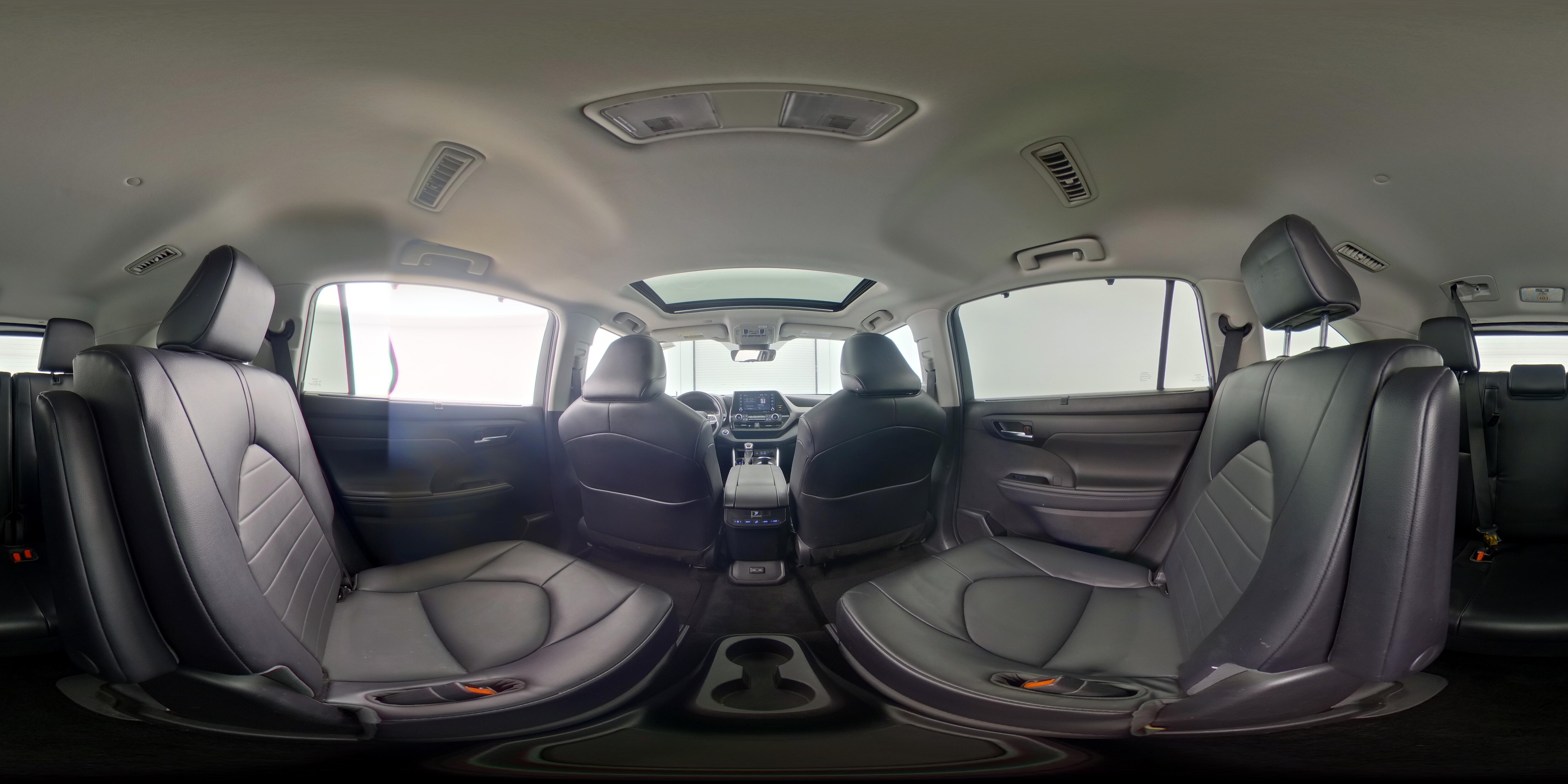 2022 Toyota Highlander XLE - Photo 28