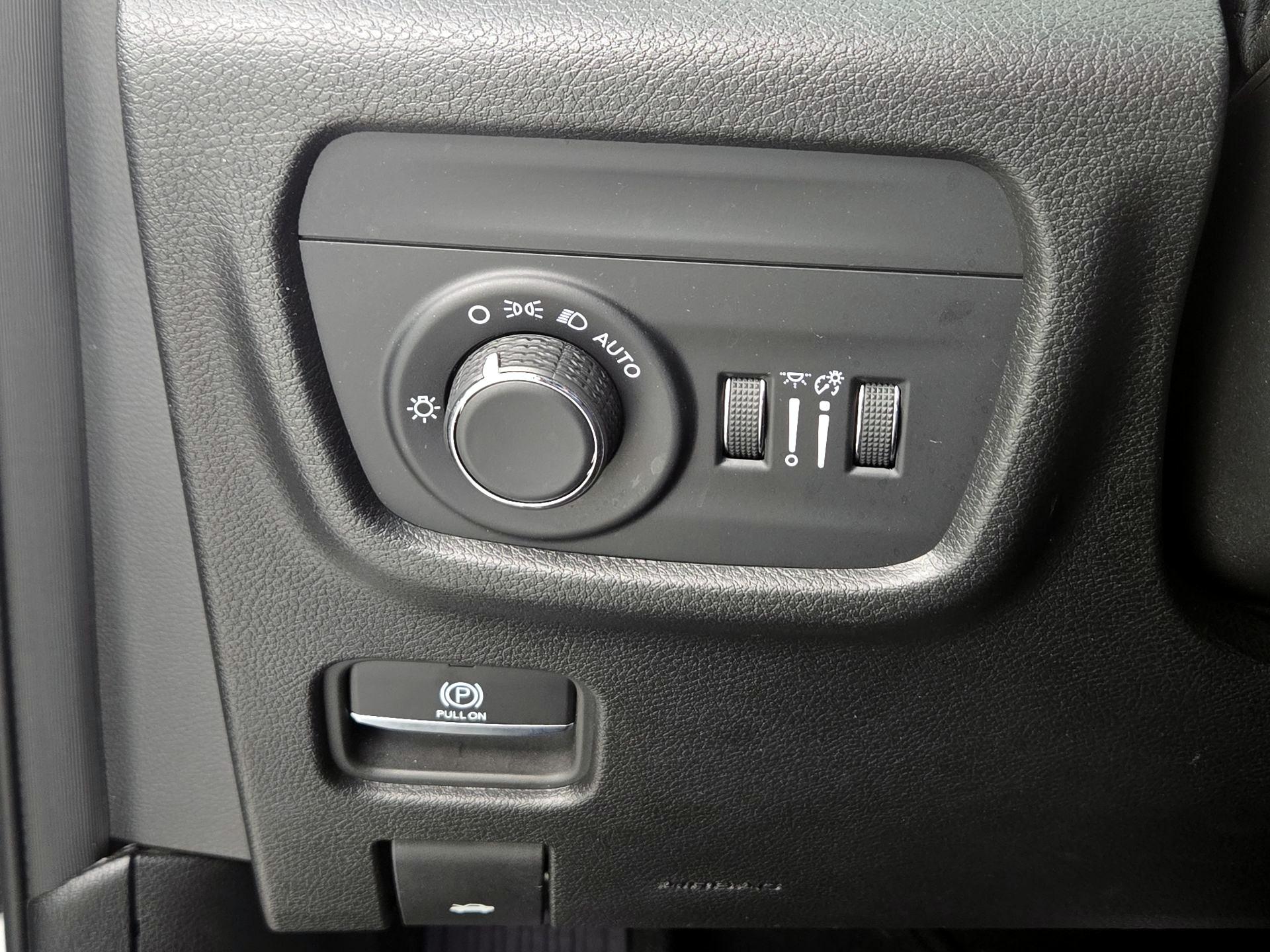 Thumbnail: 2023 Jeep Grand Cherokee - 13
