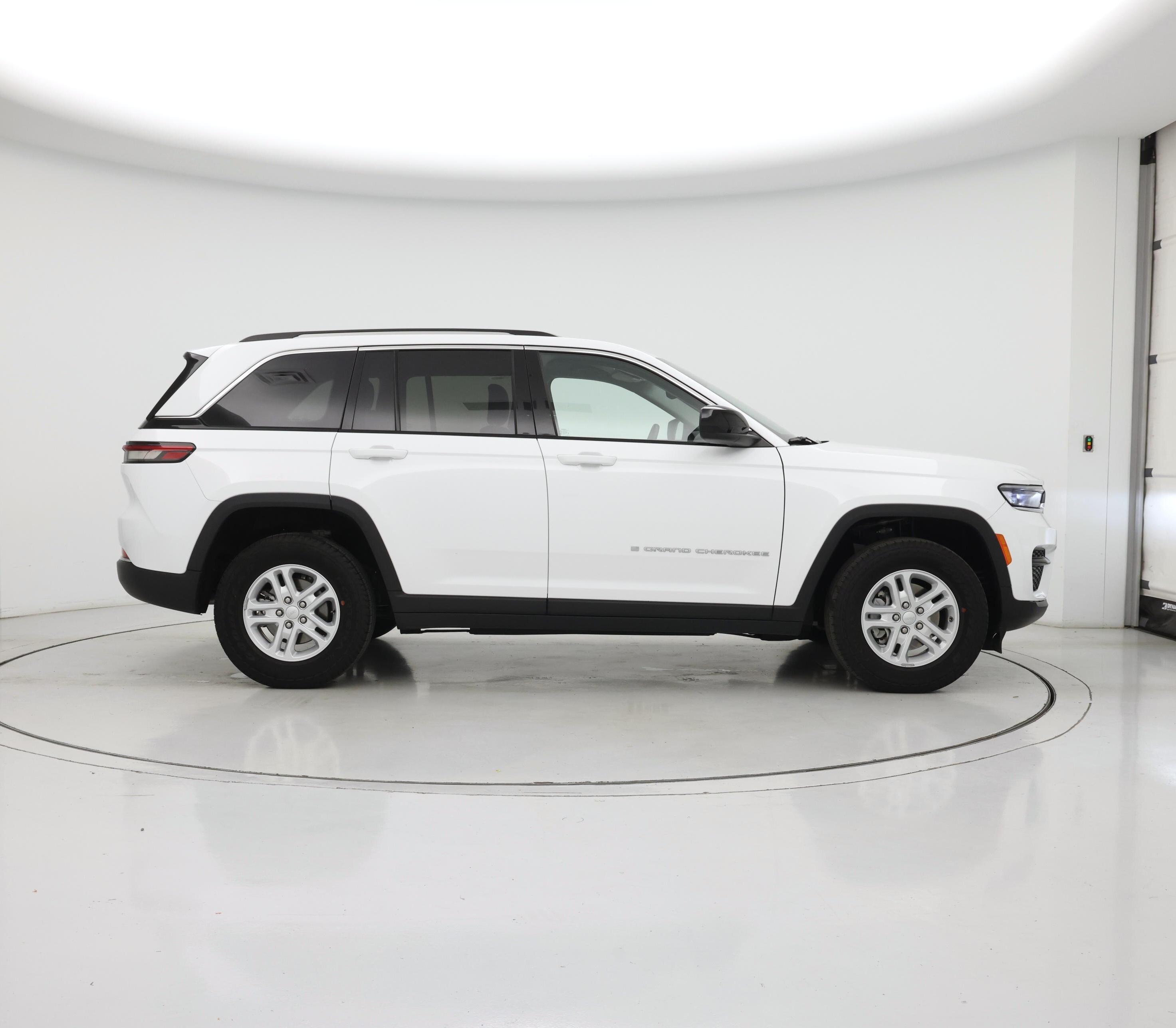 Thumbnail: 2023 Jeep Grand Cherokee - 7