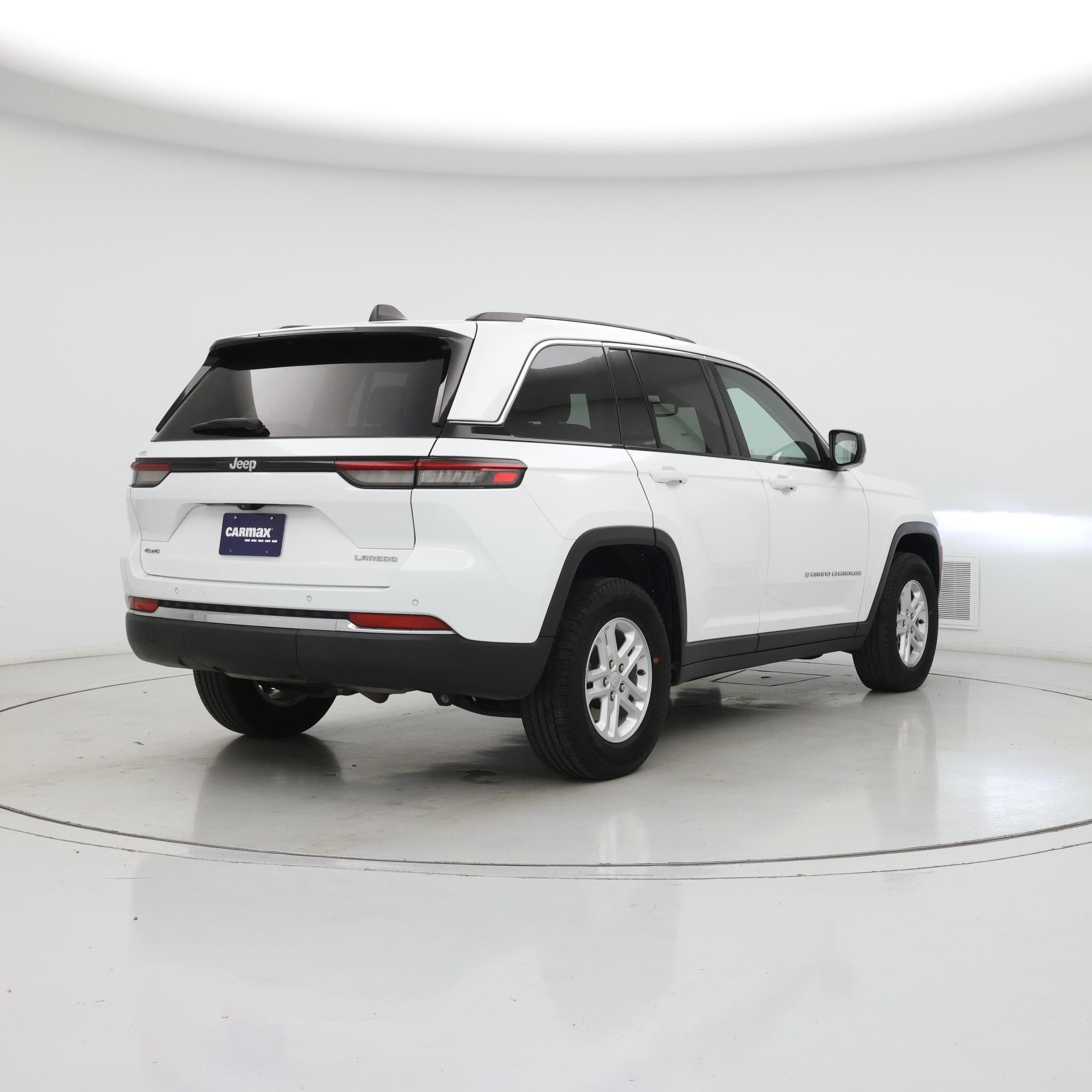 Thumbnail: 2023 Jeep Grand Cherokee - 8