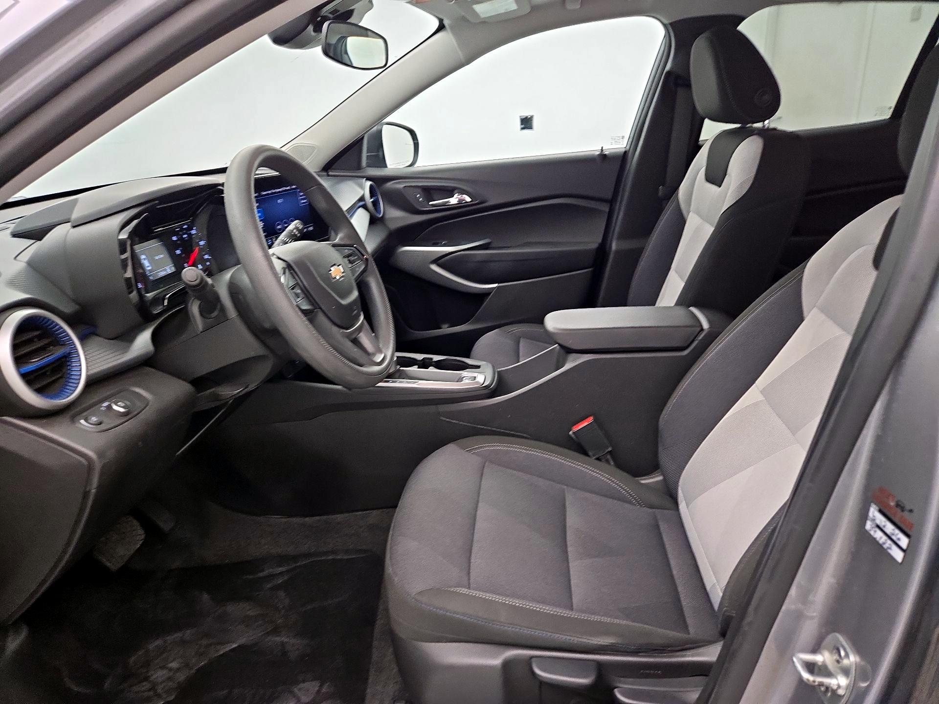 Thumbnail: 2025 Chevrolet Trax - 9