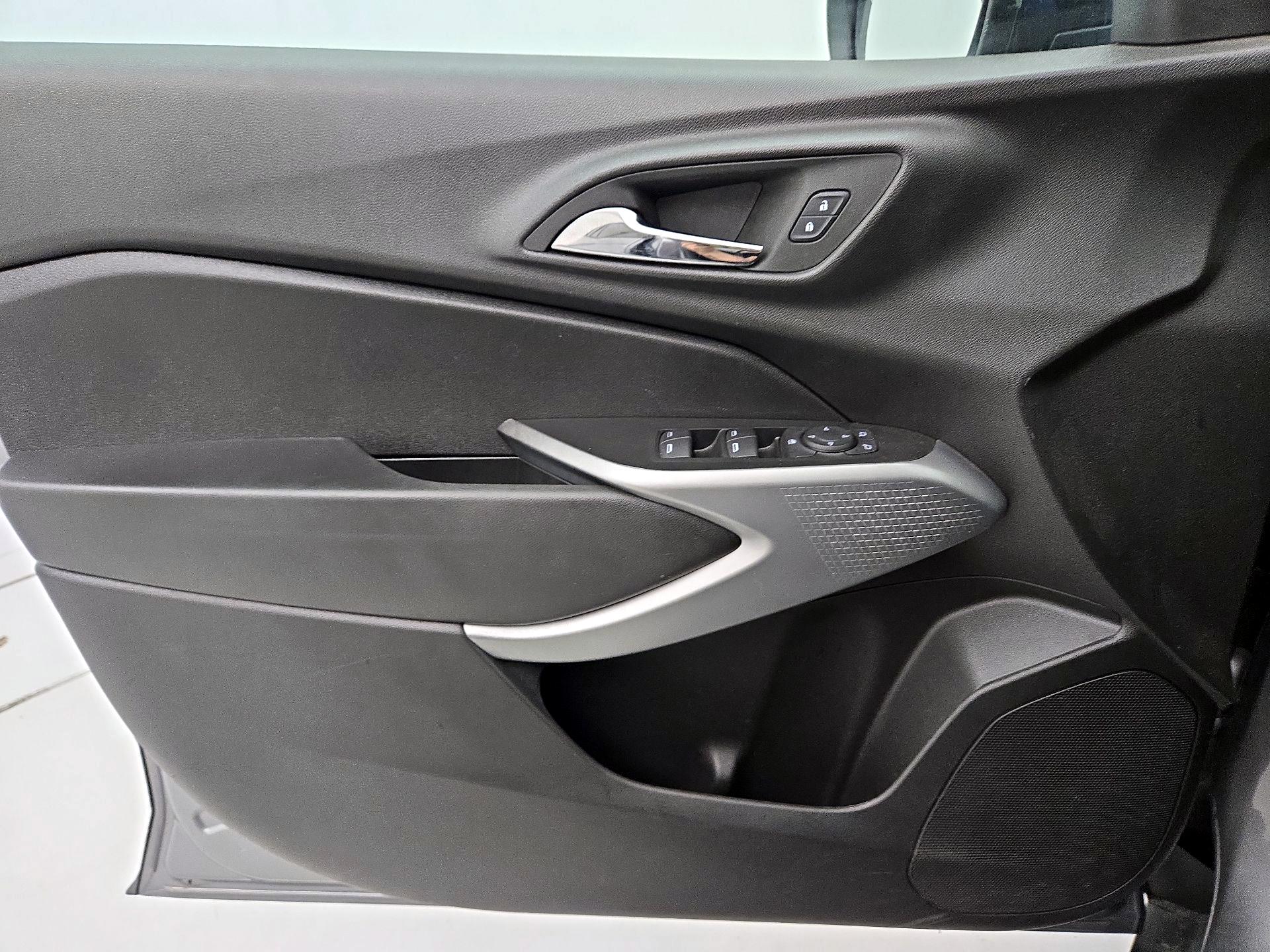 Thumbnail: 2025 Chevrolet Trax - 10