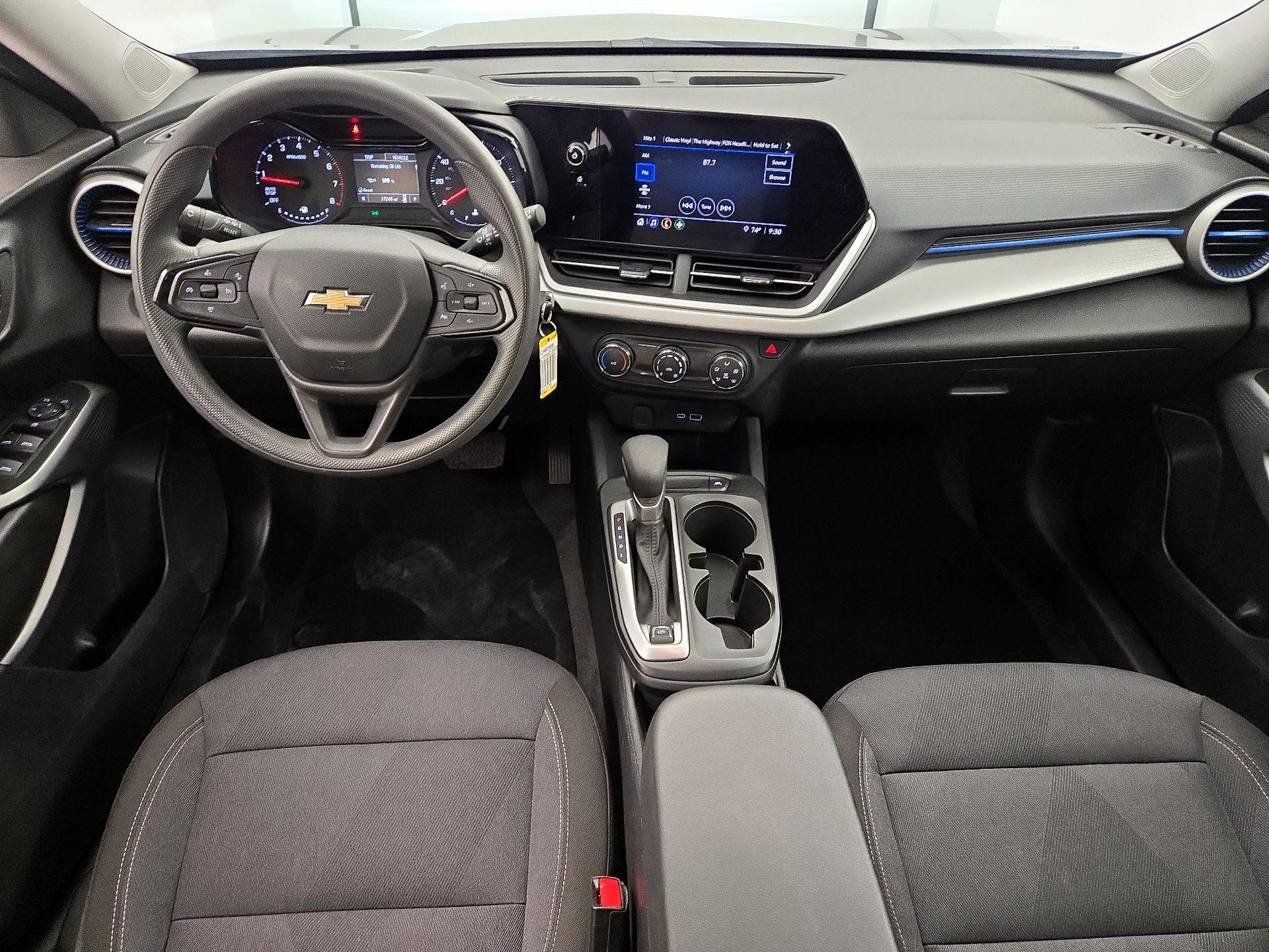 Thumbnail: 2025 Chevrolet Trax - 8