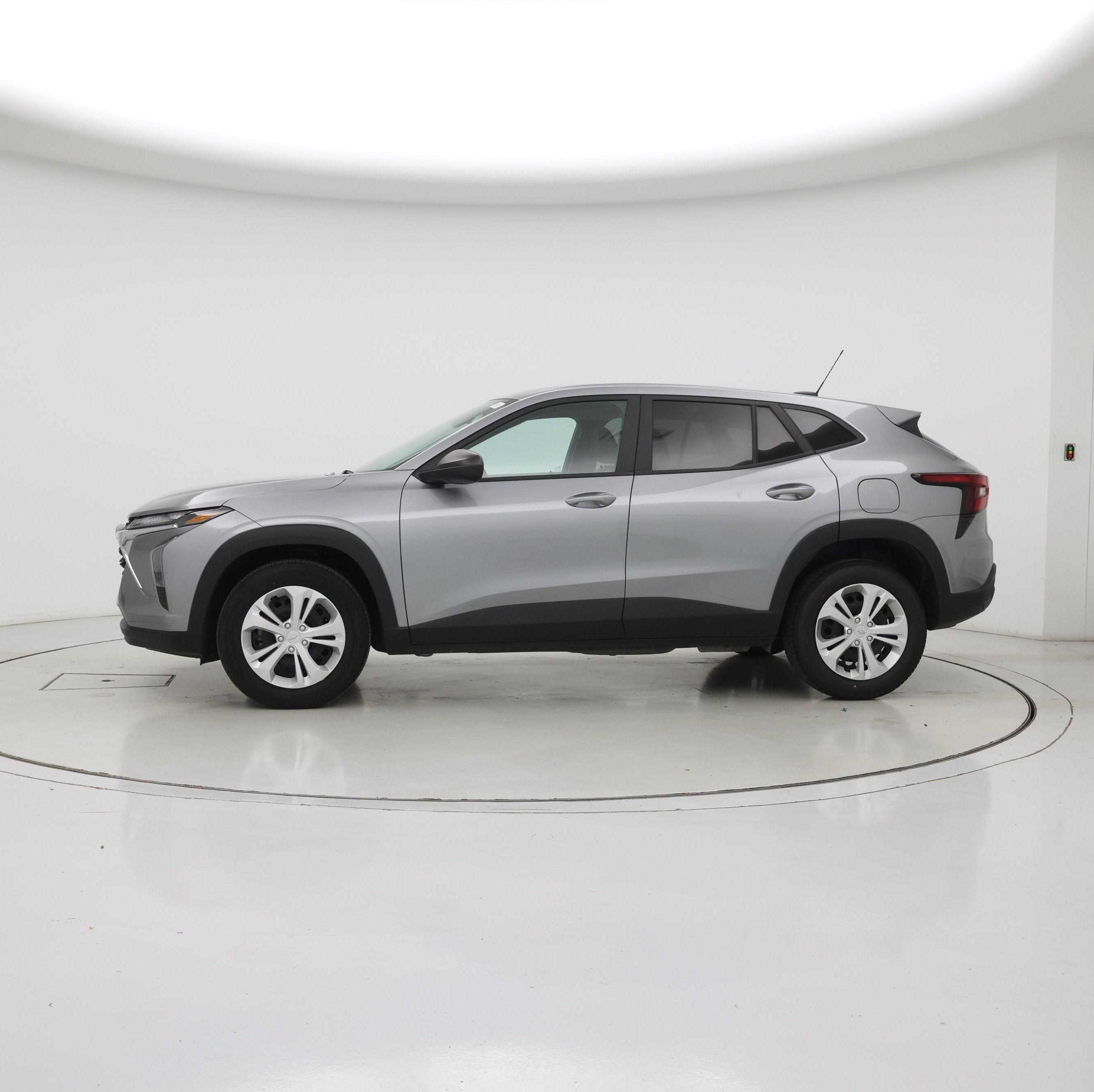 Thumbnail: 2025 Chevrolet Trax - 3
