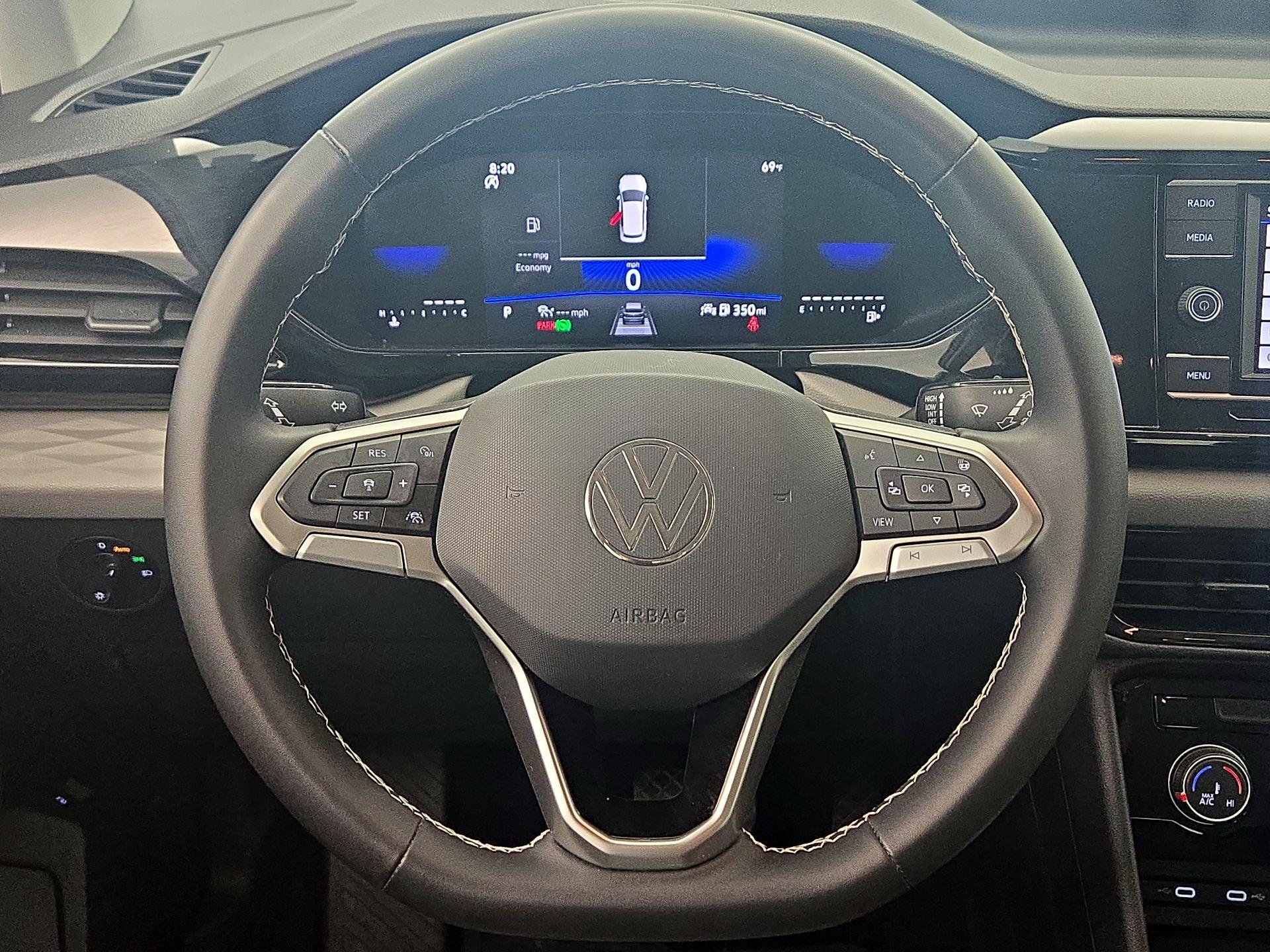 Thumbnail: 2023 Volkswagen Taos - 9