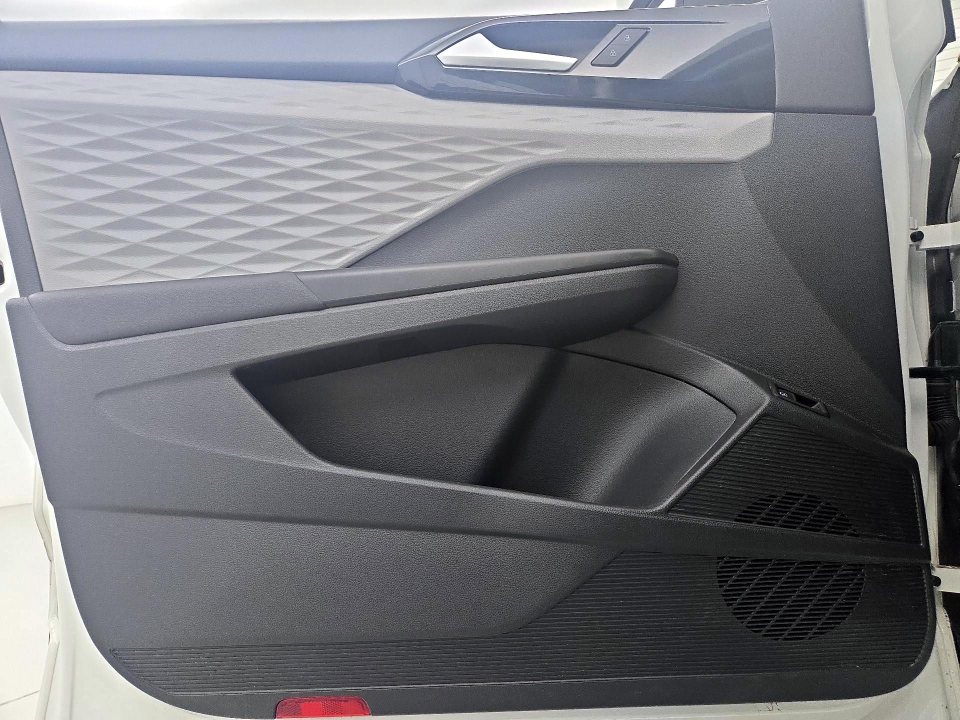 Thumbnail: 2023 Volkswagen Taos - 12