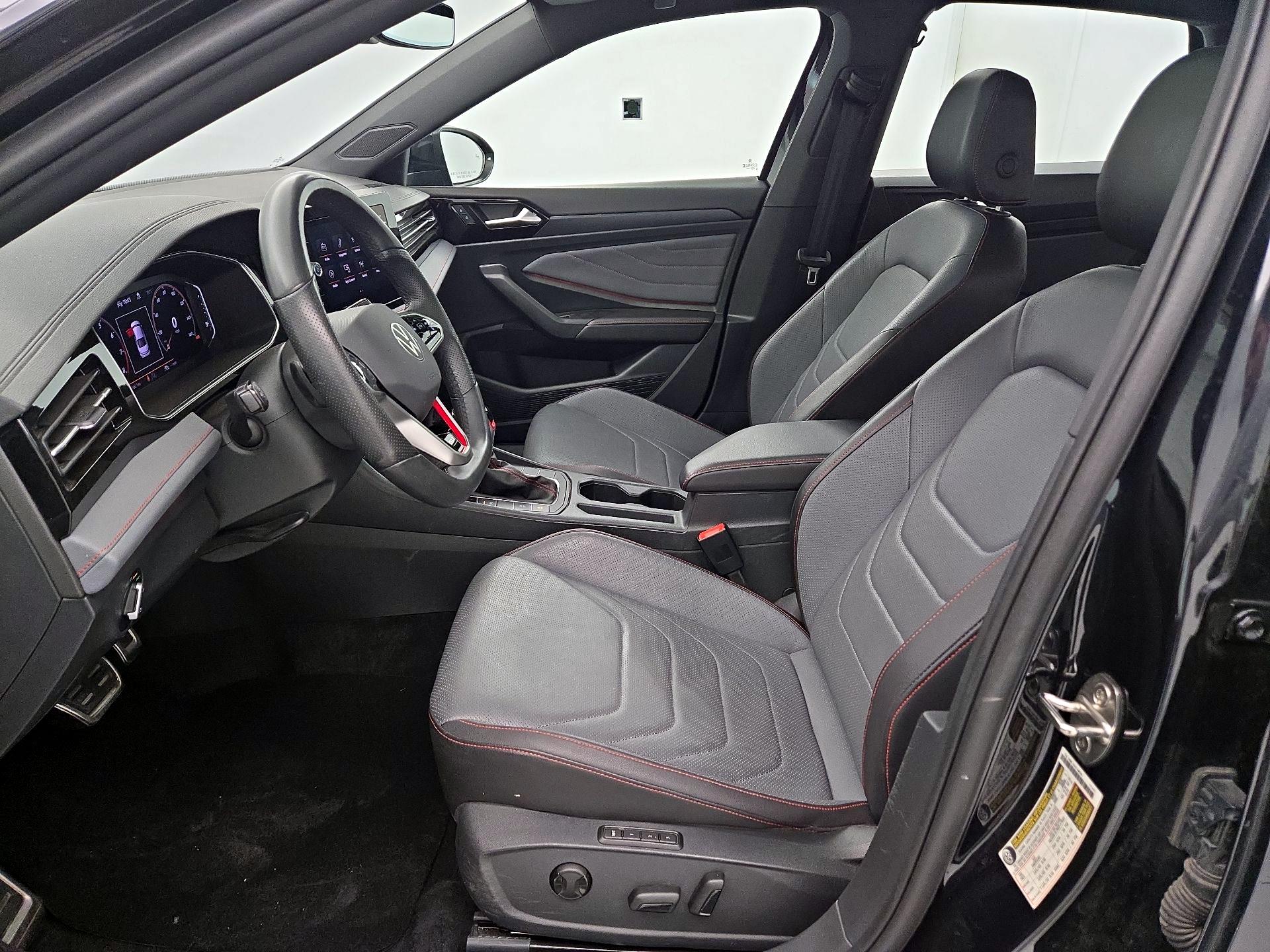 Thumbnail: 2025 Volkswagen Jetta - 9