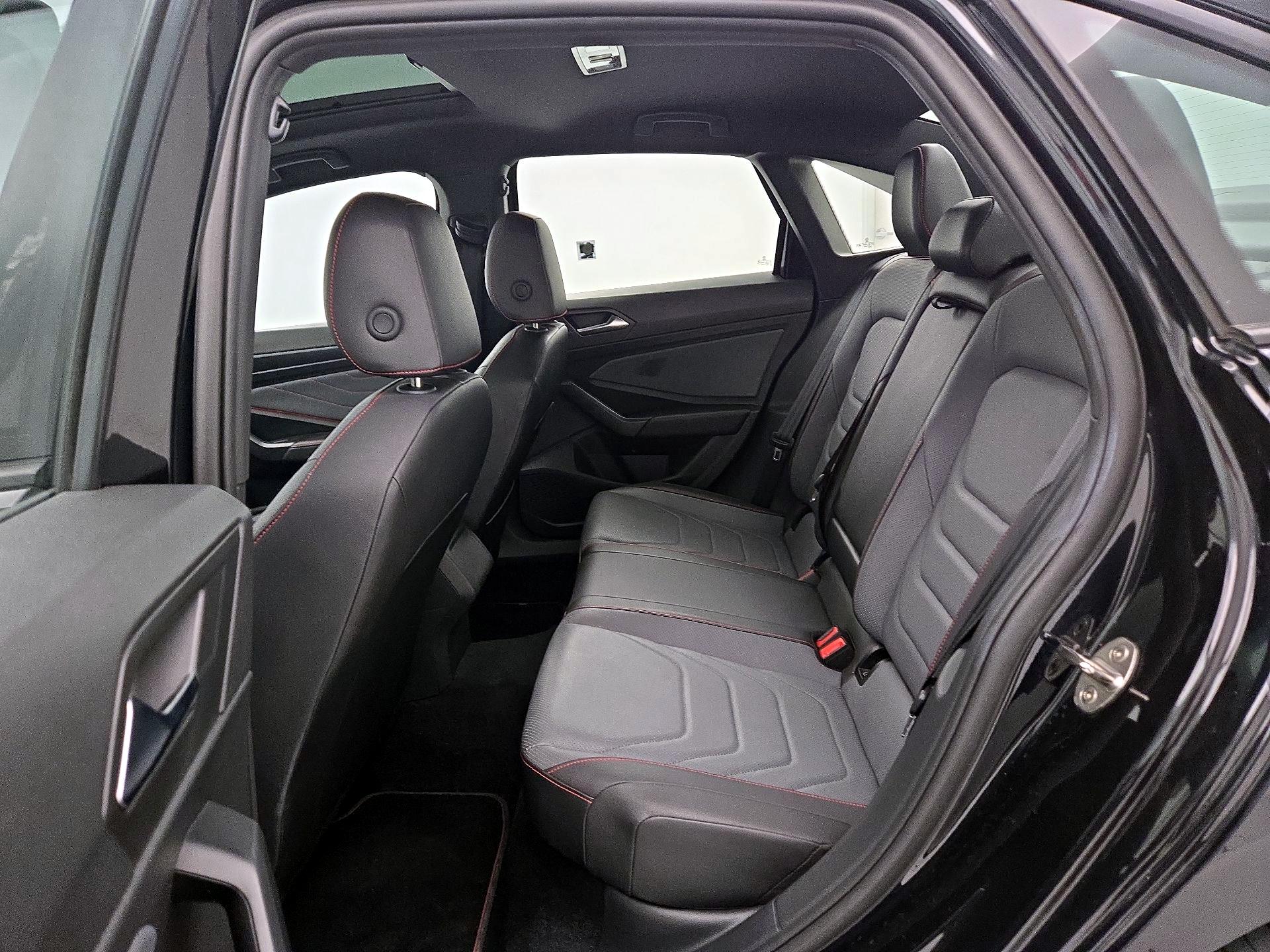 Thumbnail: 2025 Volkswagen Jetta - 18