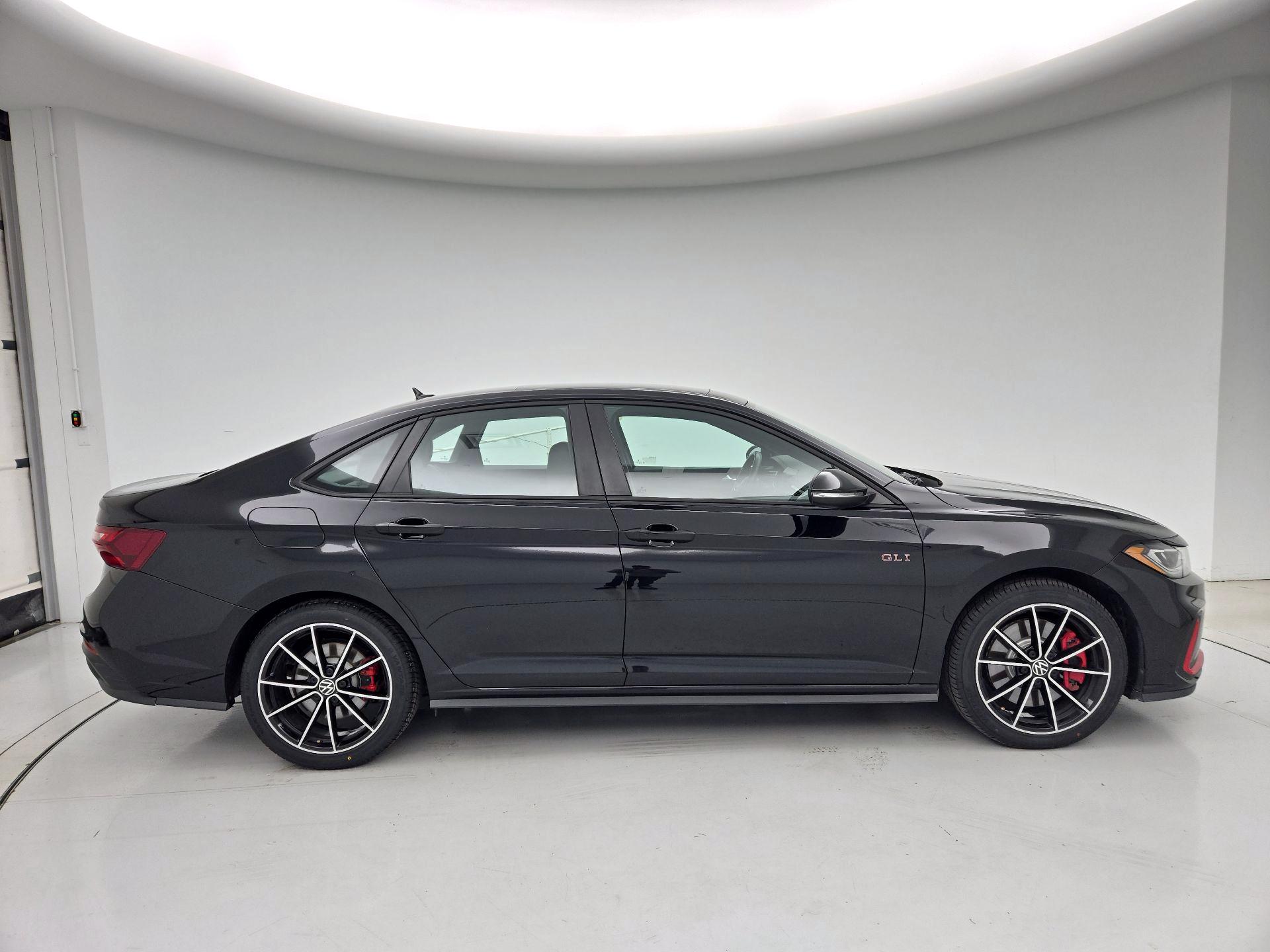 Thumbnail: 2025 Volkswagen Jetta - 4