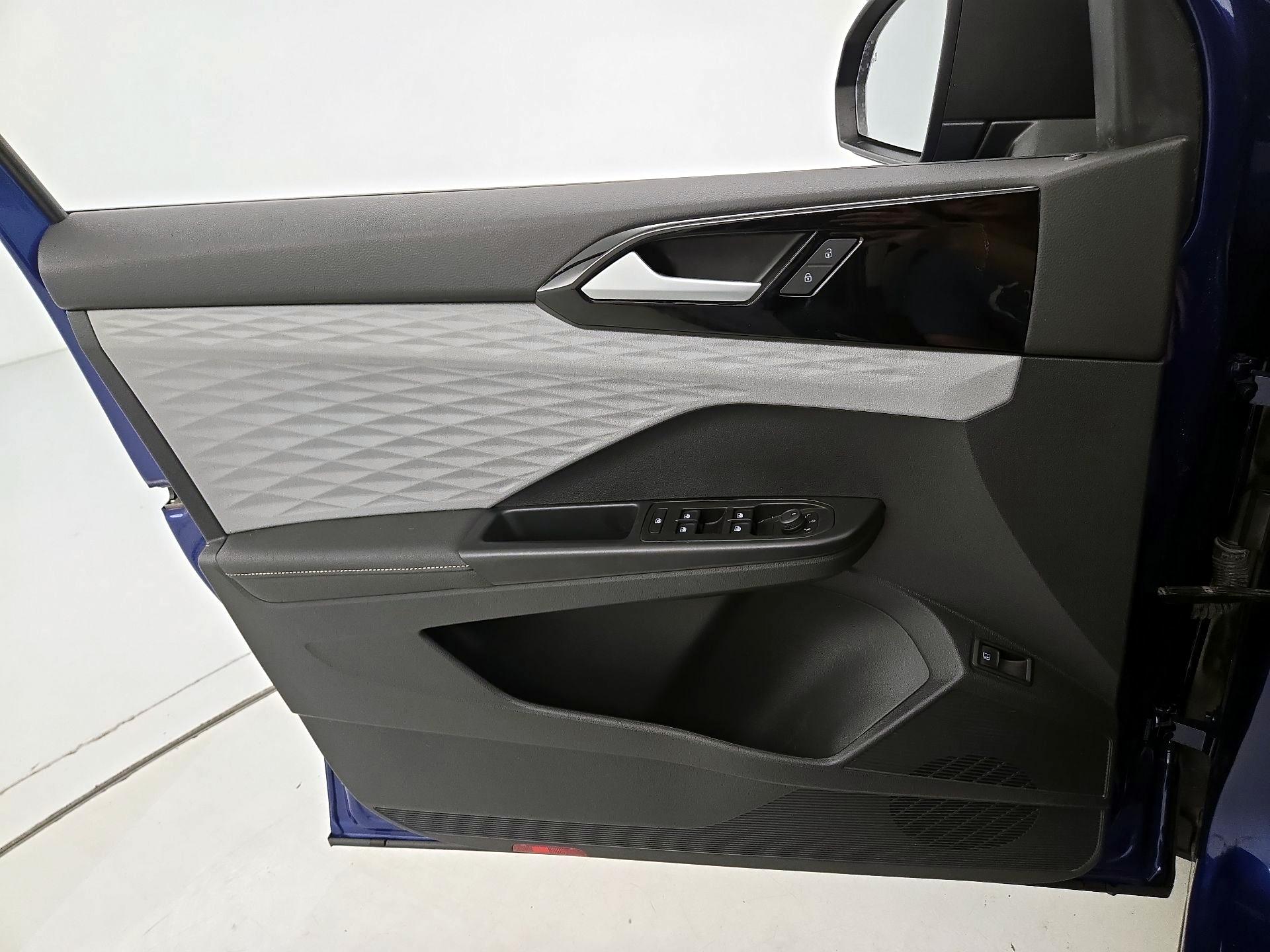 Thumbnail: 2024 Volkswagen Taos - 12
