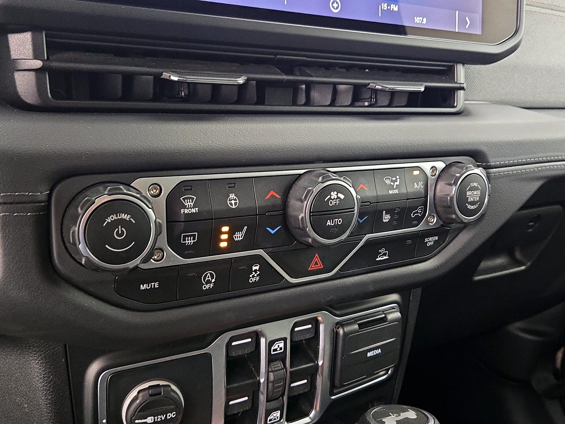 Thumbnail: 2025 Jeep Wrangler - 16