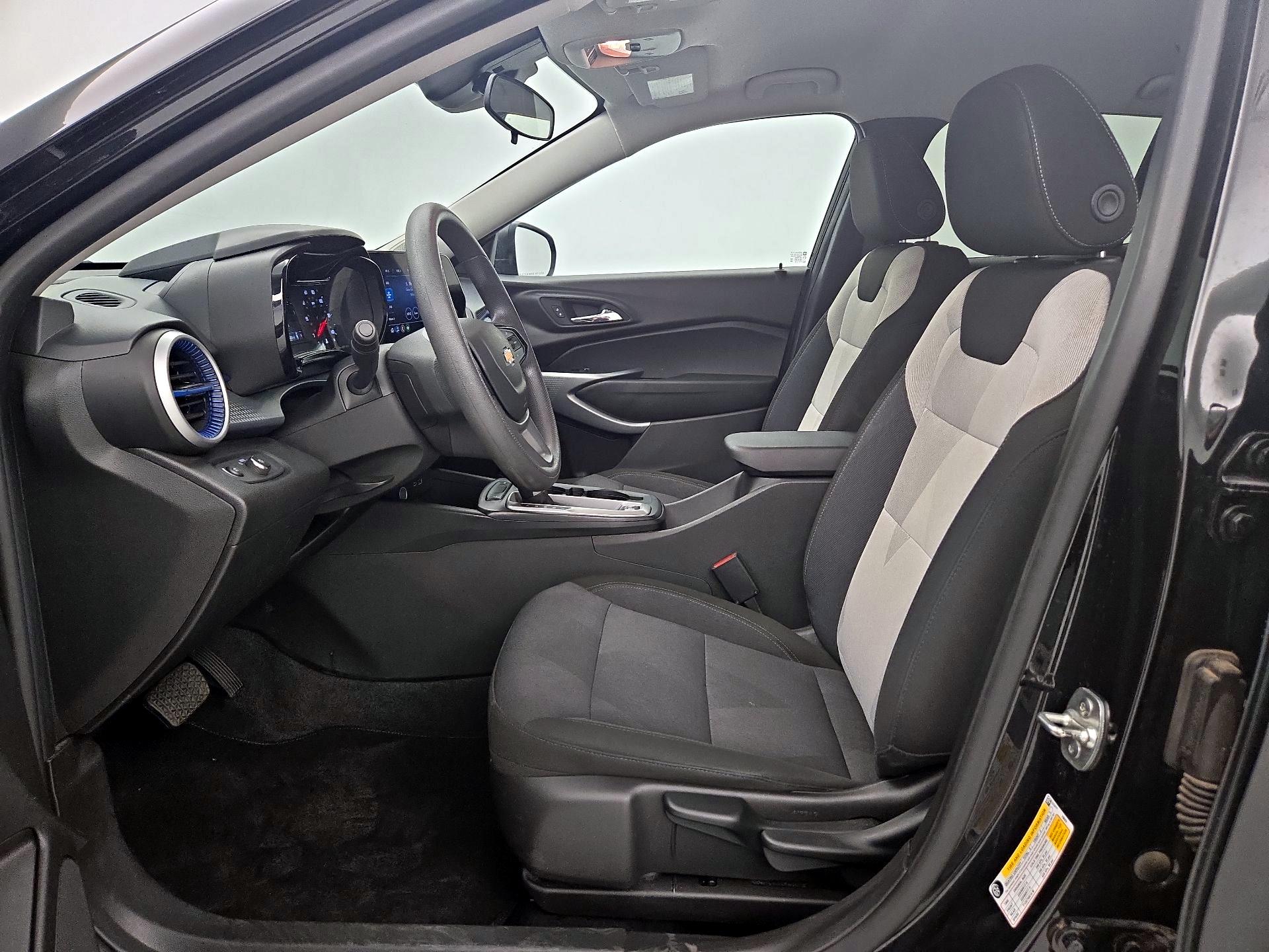 Thumbnail: 2025 Chevrolet Trax - 11