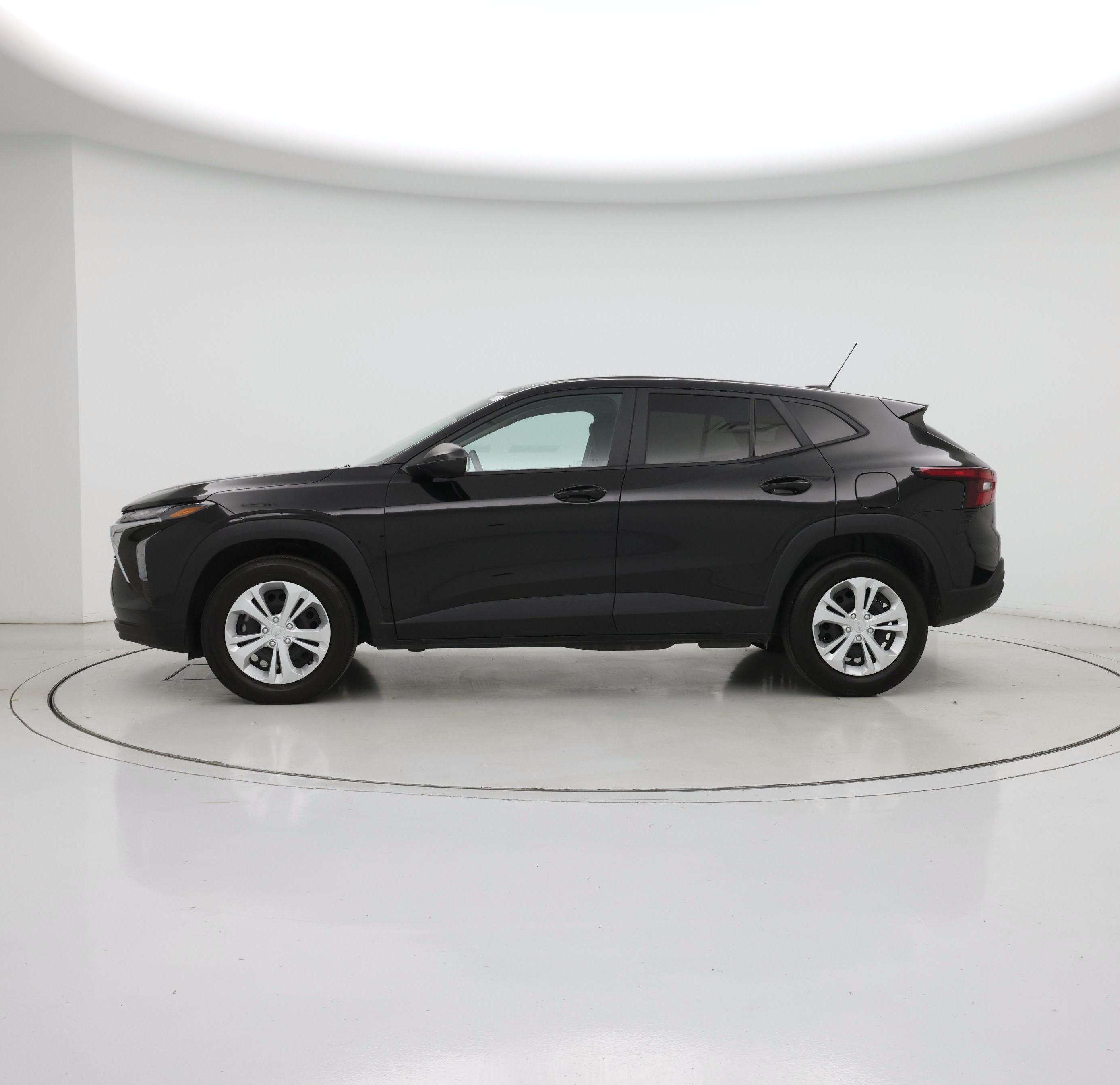 Thumbnail: 2025 Chevrolet Trax - 3