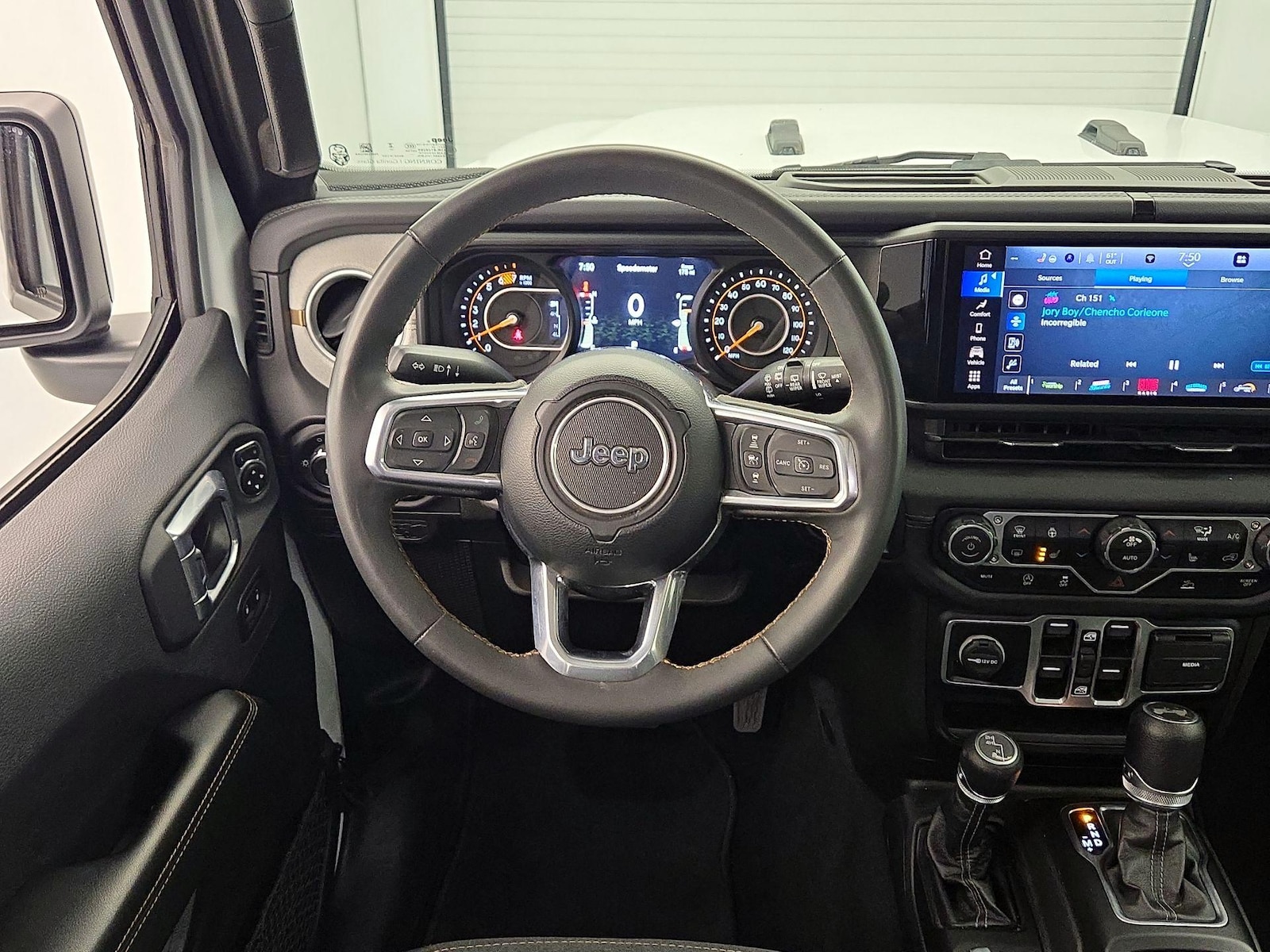 2025 Jeep Wrangler 4-Door Sahara - Photo 11