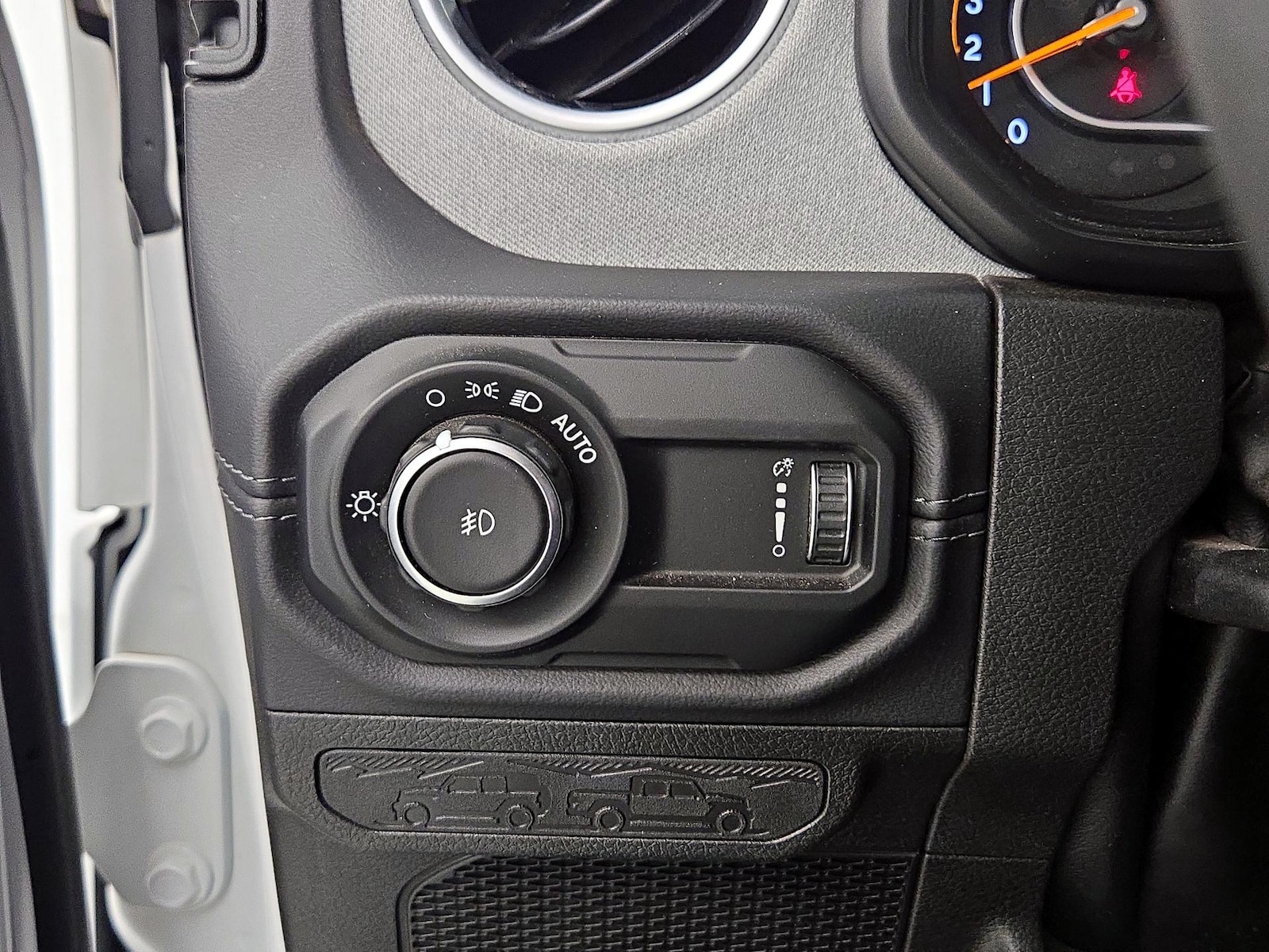 2025 Jeep Wrangler 4-Door Sahara - Photo 14