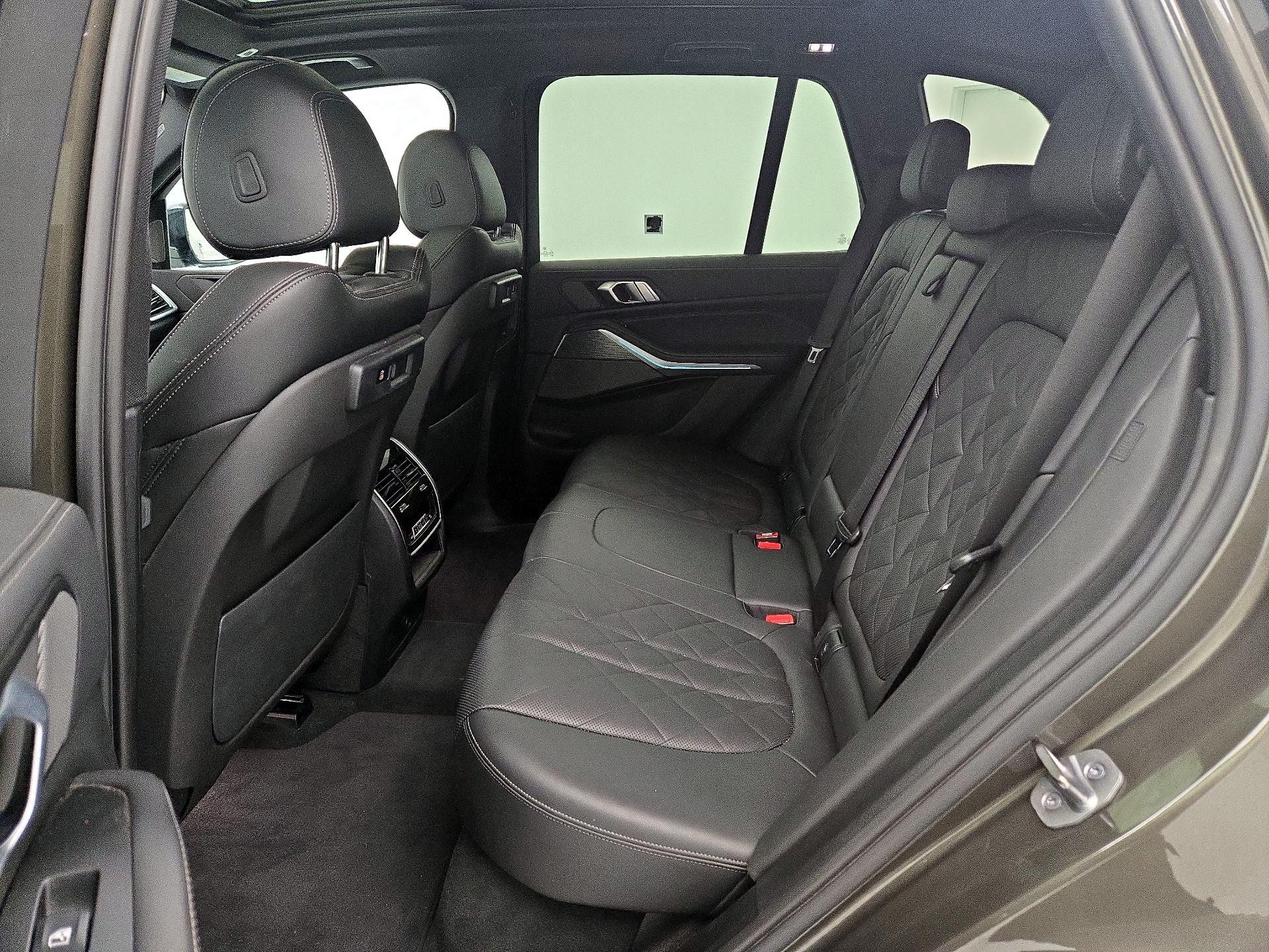 Thumbnail: 2023 BMW X5 - 19